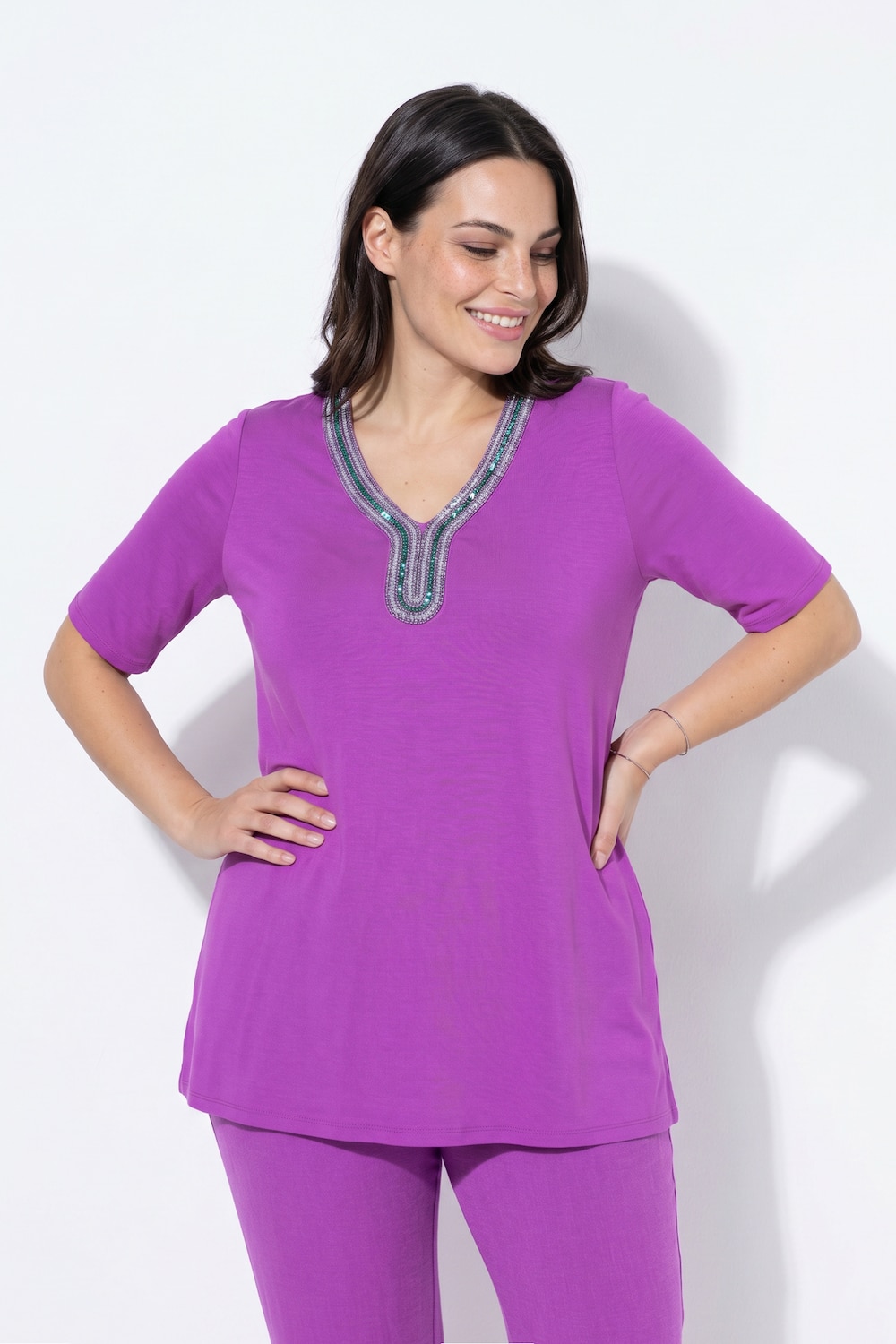 Shirt-Tunika, verzierter V-Ausschnitt, Halbarm