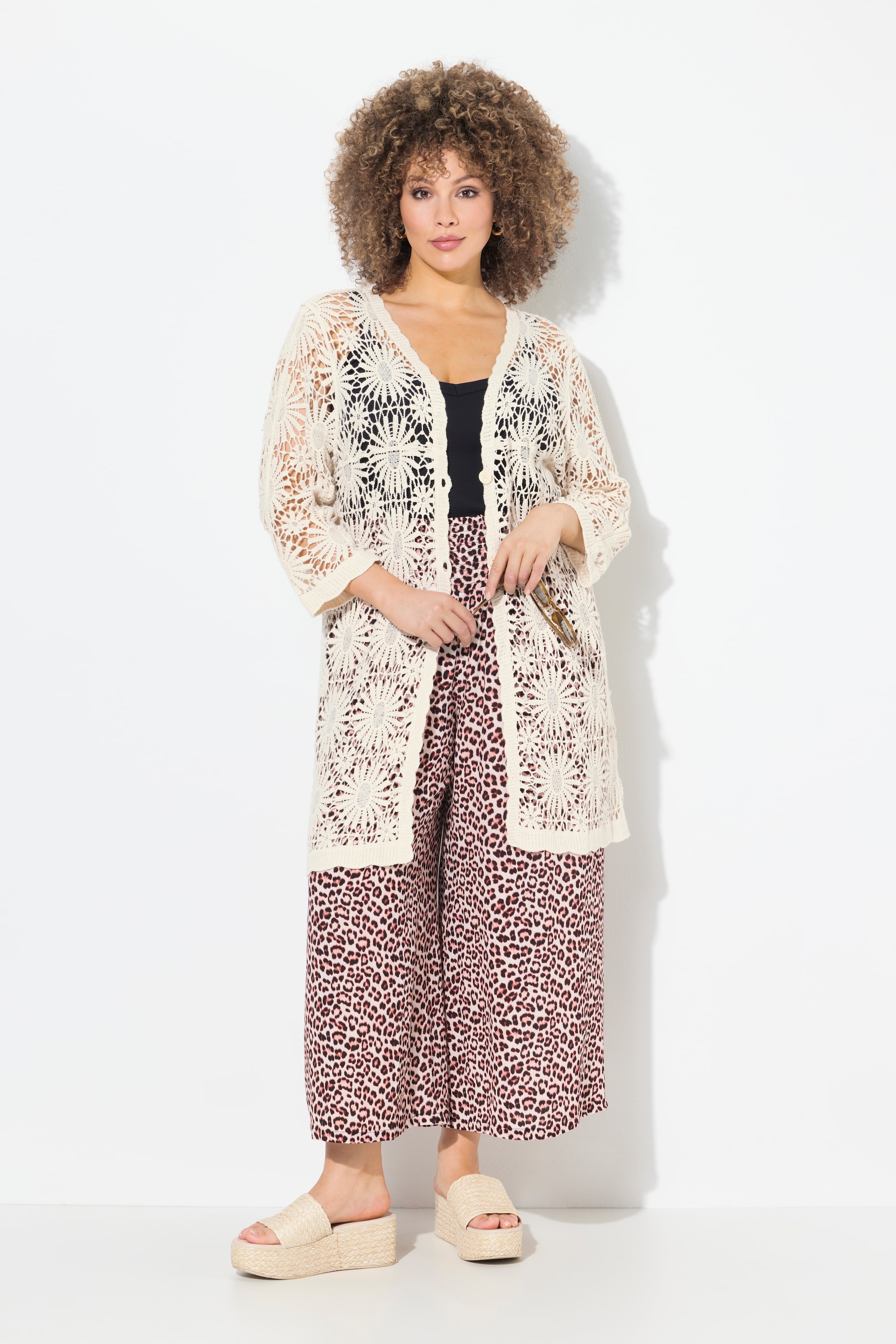 Ulla Popken Damen große Größen Strickjacke Blüten Wellenkanten V Ausschnitt