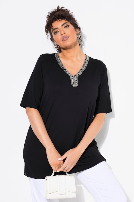 Rhinestone Neckline Short Sleeve V-Neck Tee