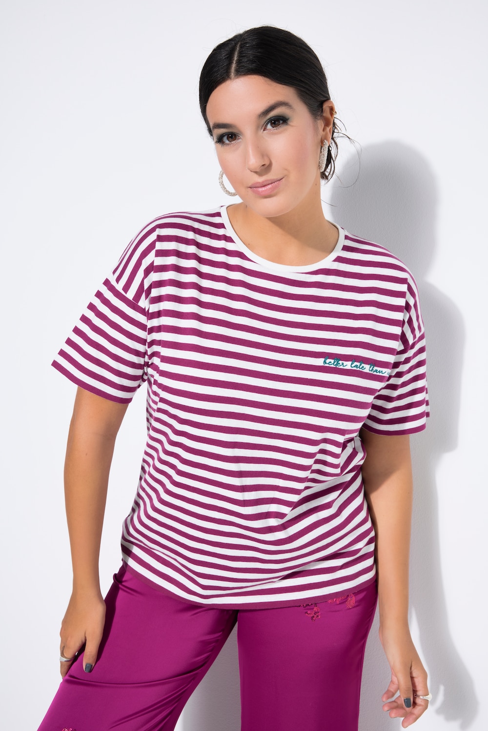 T-shirt, oversized, strepen, borduursel