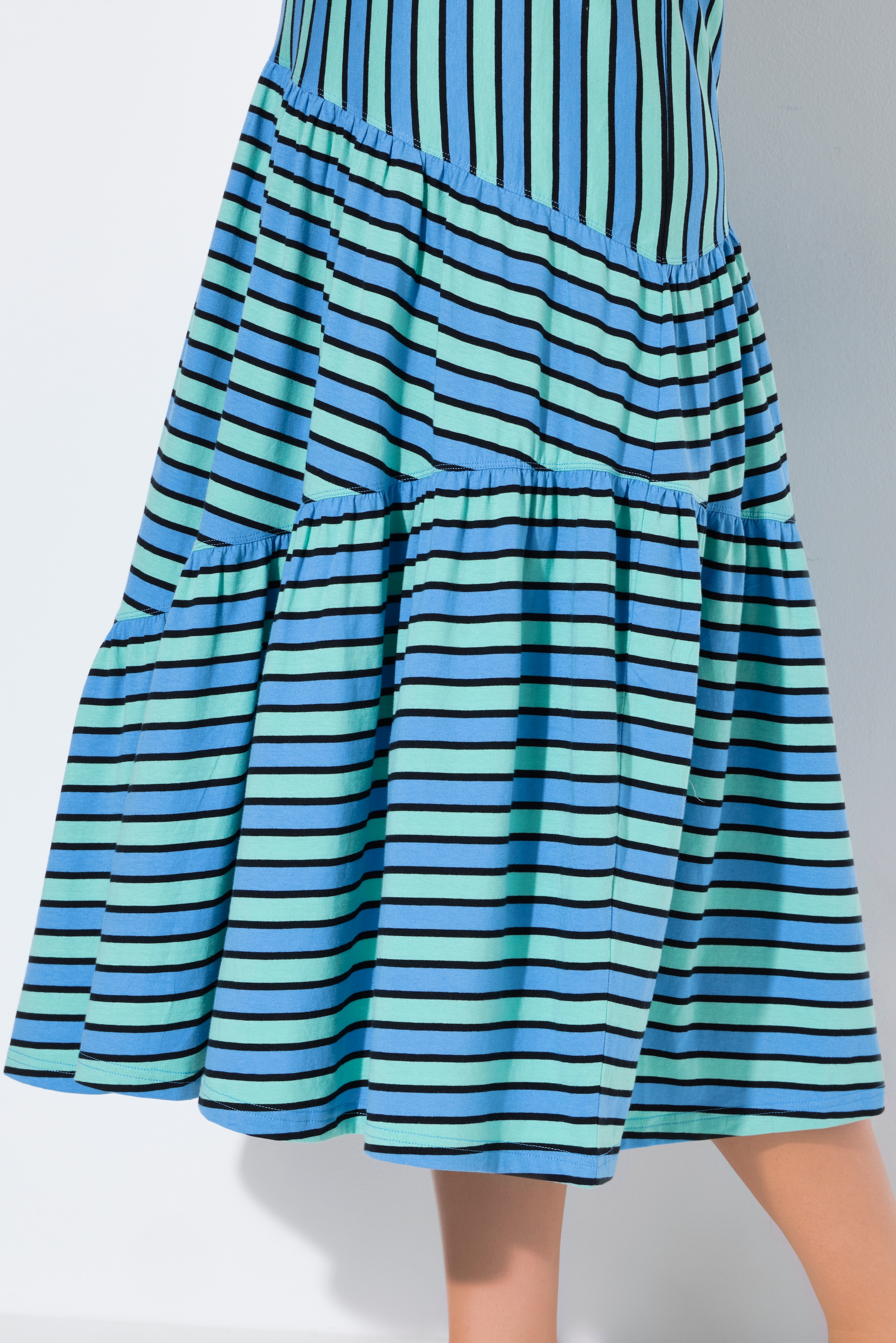 Ulla Popken Damen große Größen Midikleid A Linie V Ausschnitt ärmellos