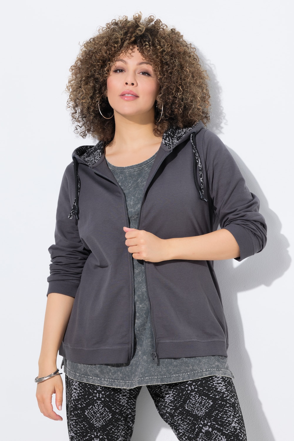 Sweatjacke, Kapuzenfutter mit Schlangenmuster
