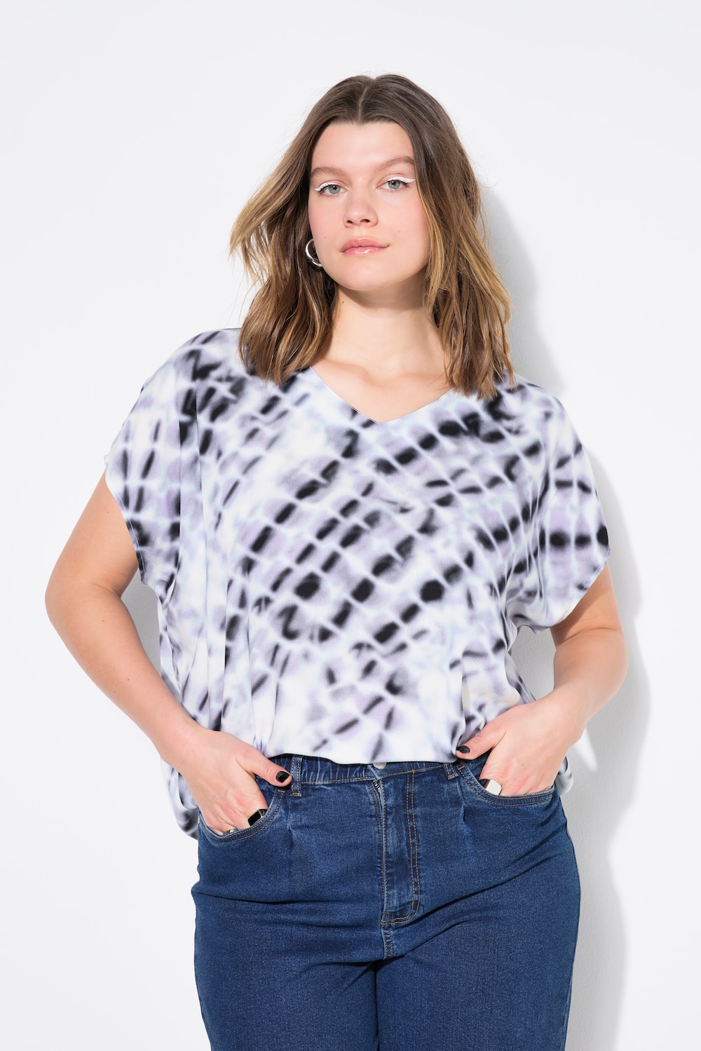 Blusenshirt, oversized, Batikprint, V-Ausschnitt