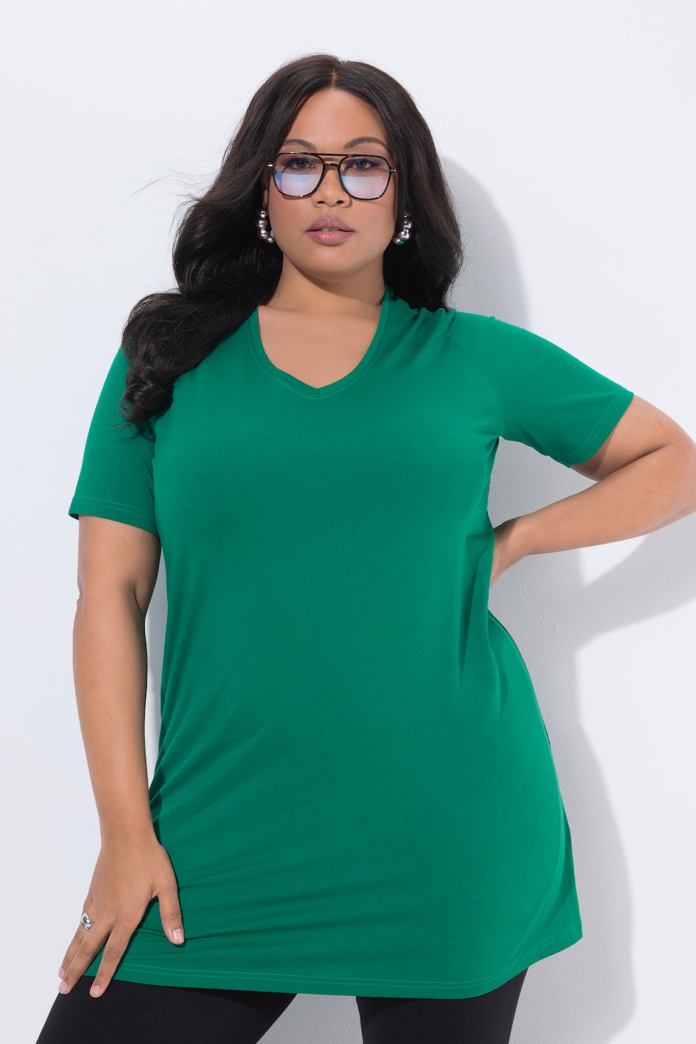 Lang T-shirt, A-form, V-udskæring, kortærmet