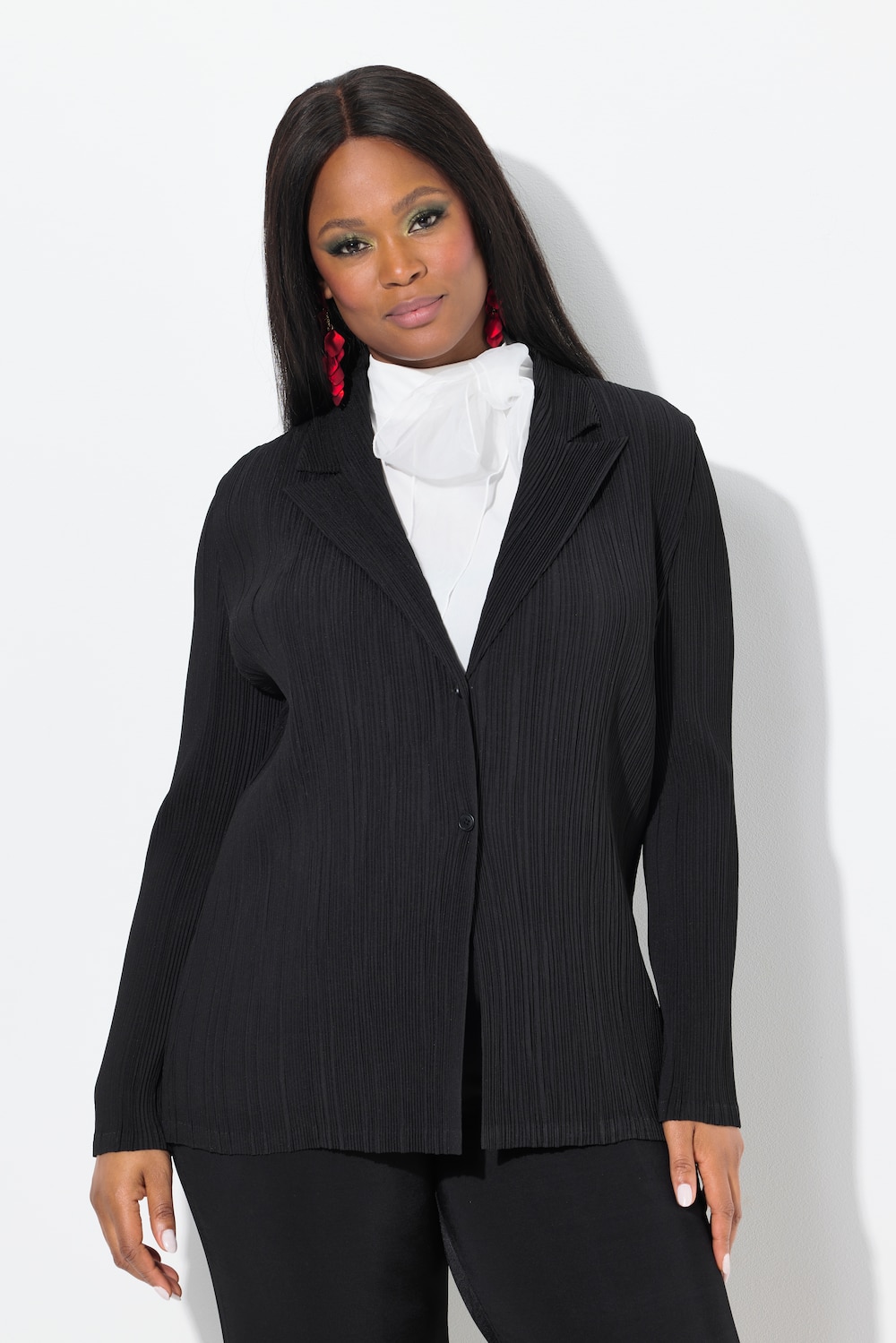 Große Größen Plissee-Blazer, Damen, schwarz, Größe: 58/60, Polyester, Ulla Popken