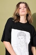 Camiseta, amplia, estampado de garabatos de modelo