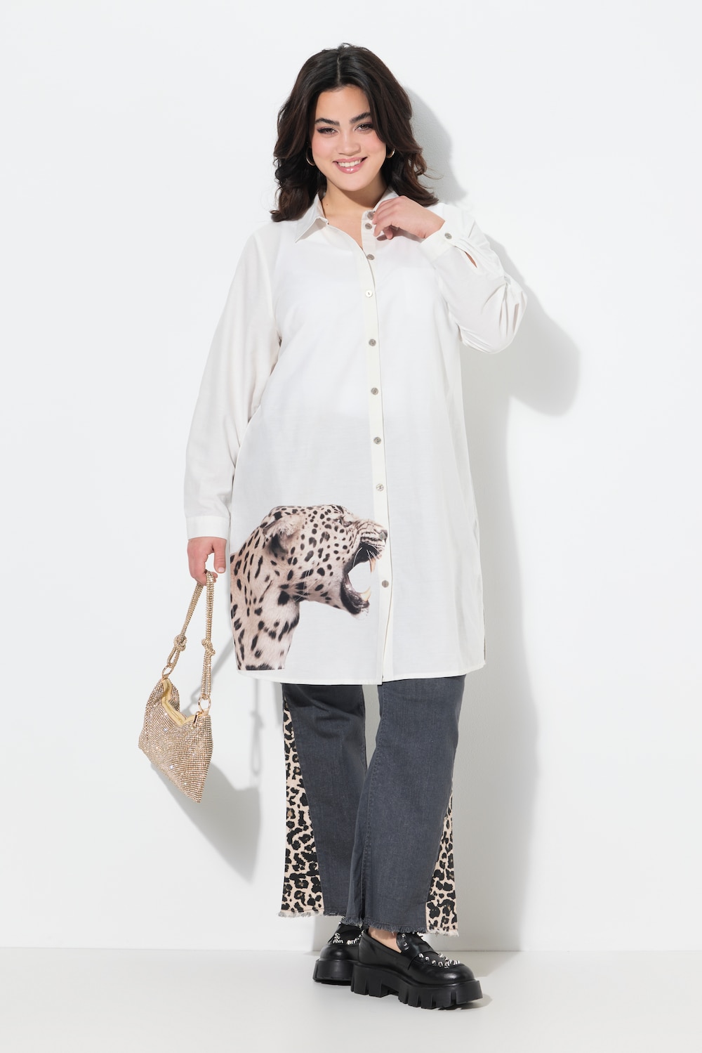 Overhemdblouse, oversized, luipaard aan de zijkant van de zoom