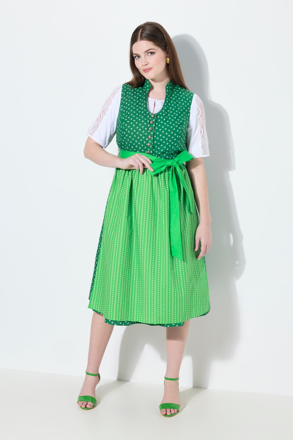 Dirndl, Stehkragen, Schmuckknöpfe, ärmellos