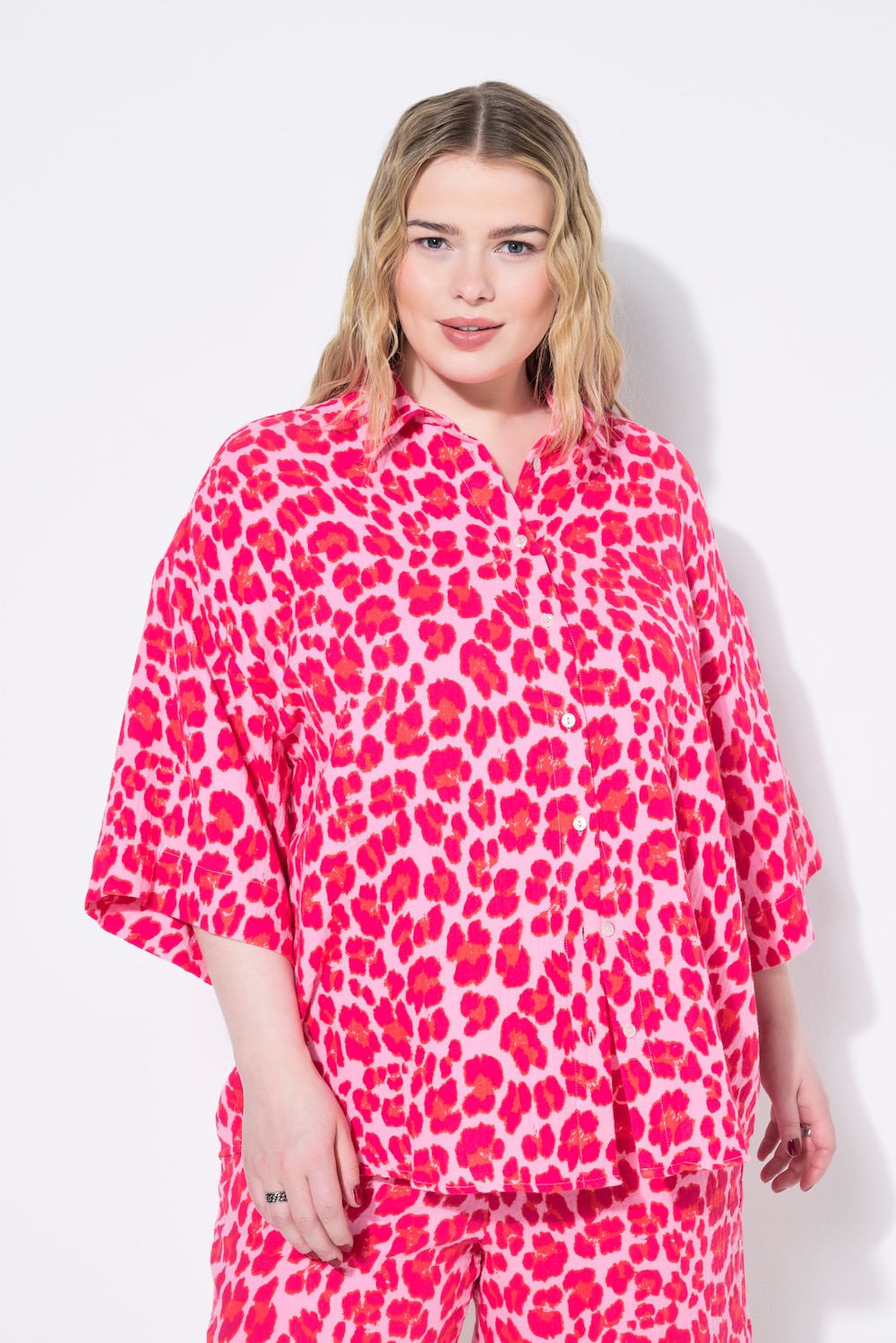 Musselin-Bluse, oversized, Color-Leo