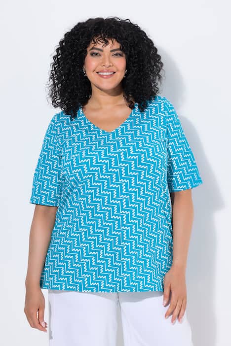 T-shirt, graficzny nadruk, trapezowy krój, dekolt w serek, rękaw 1/2