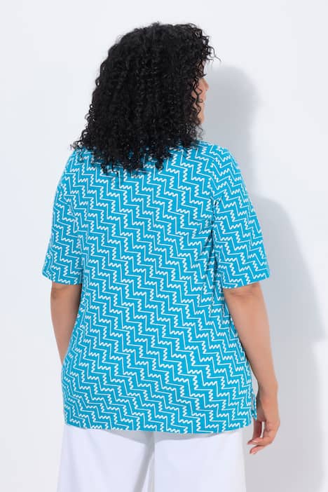 T-shirt, graficzny nadruk, trapezowy krój, dekolt w serek, rękaw 1/2