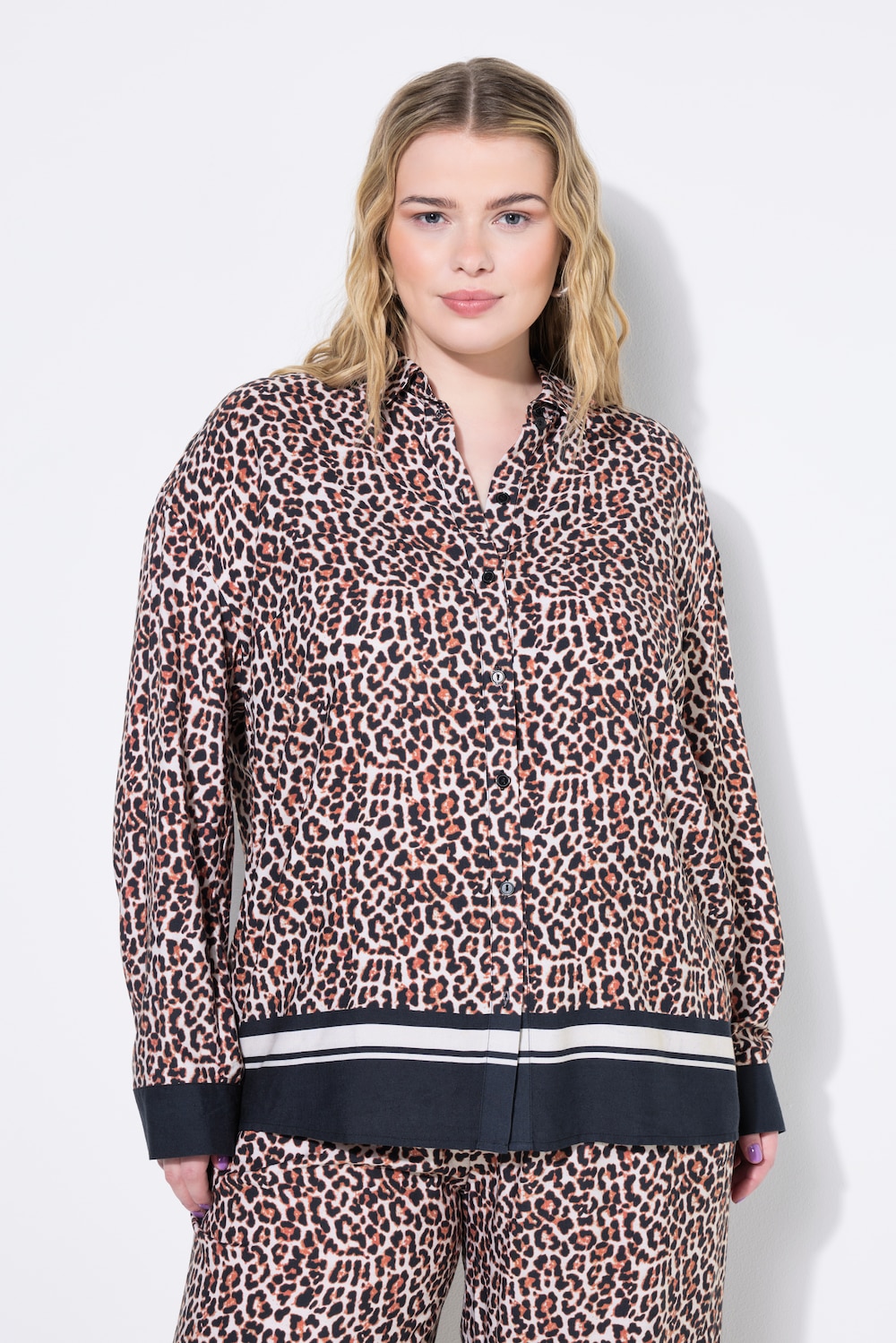 Hemdbluse, oversized, Leo, Saumbordüre