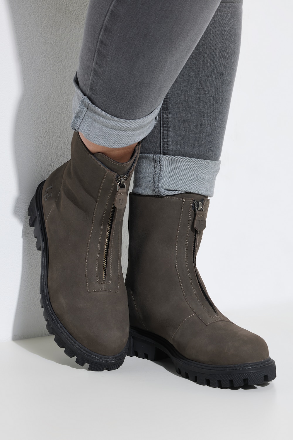 Boots, Nubukleder, Reissverschluss, Weite H