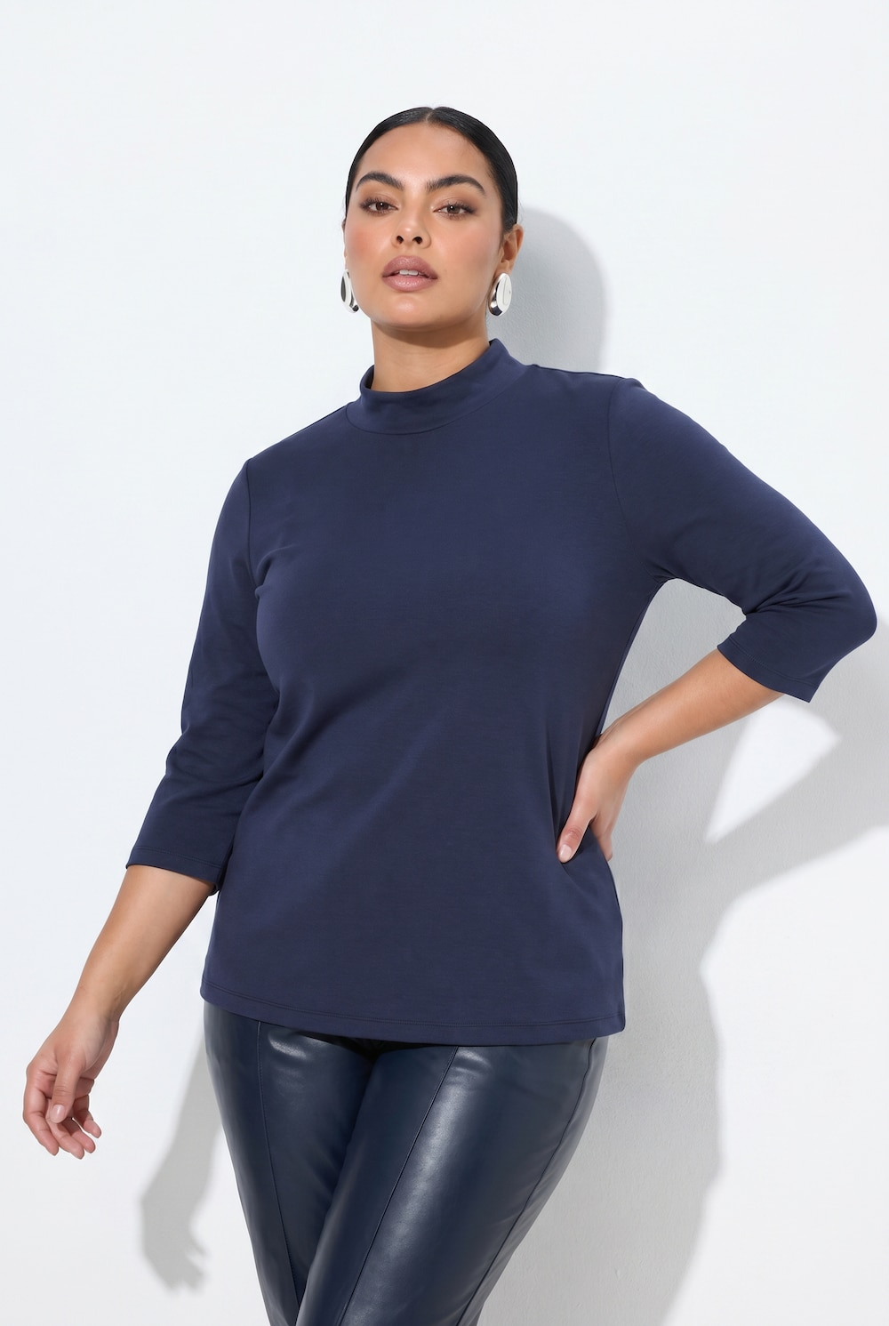 Sweatshirt med pynteknapper bagpå, stående krave, 3/4-ærmer