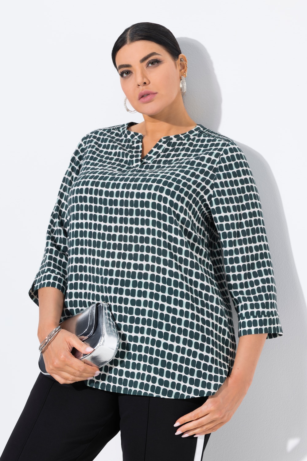 Satijnen blouse, gerimpelde schouders, tuniekhals, 3/4-mouw