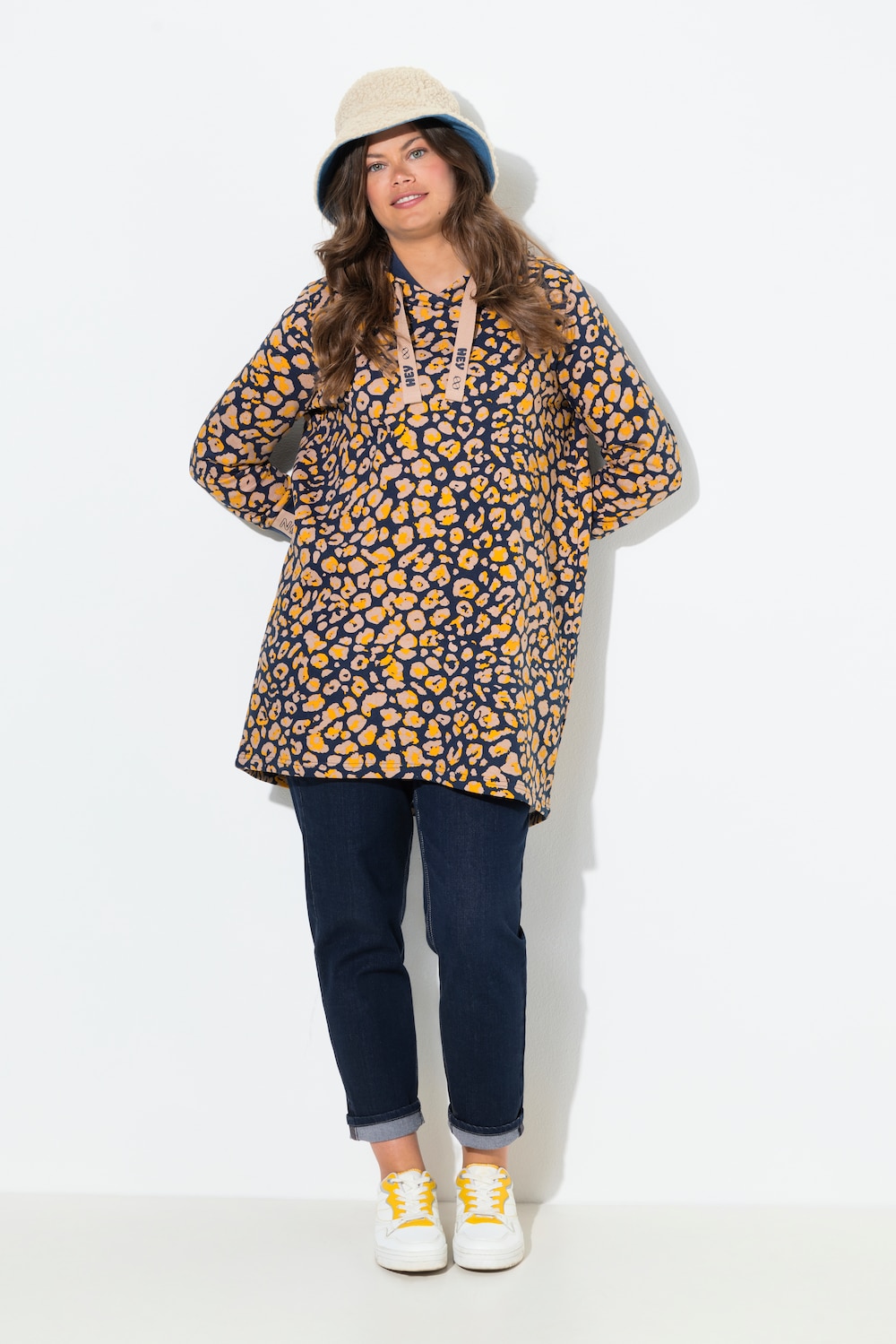 lang sweatshirt med hætte og lange ærmer