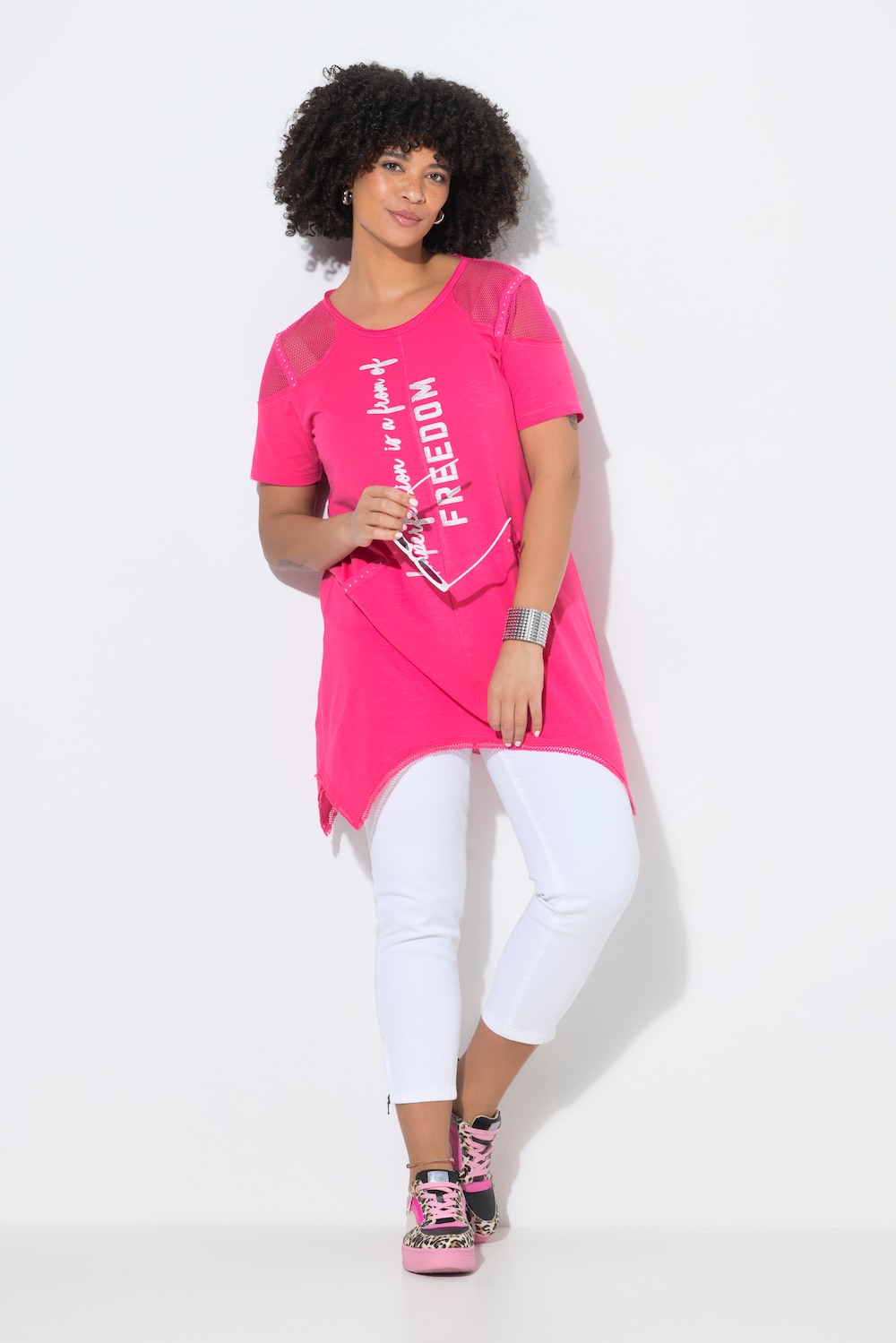 T-skjorte, A-linje, dekorative sømmer, netting på skuldrene