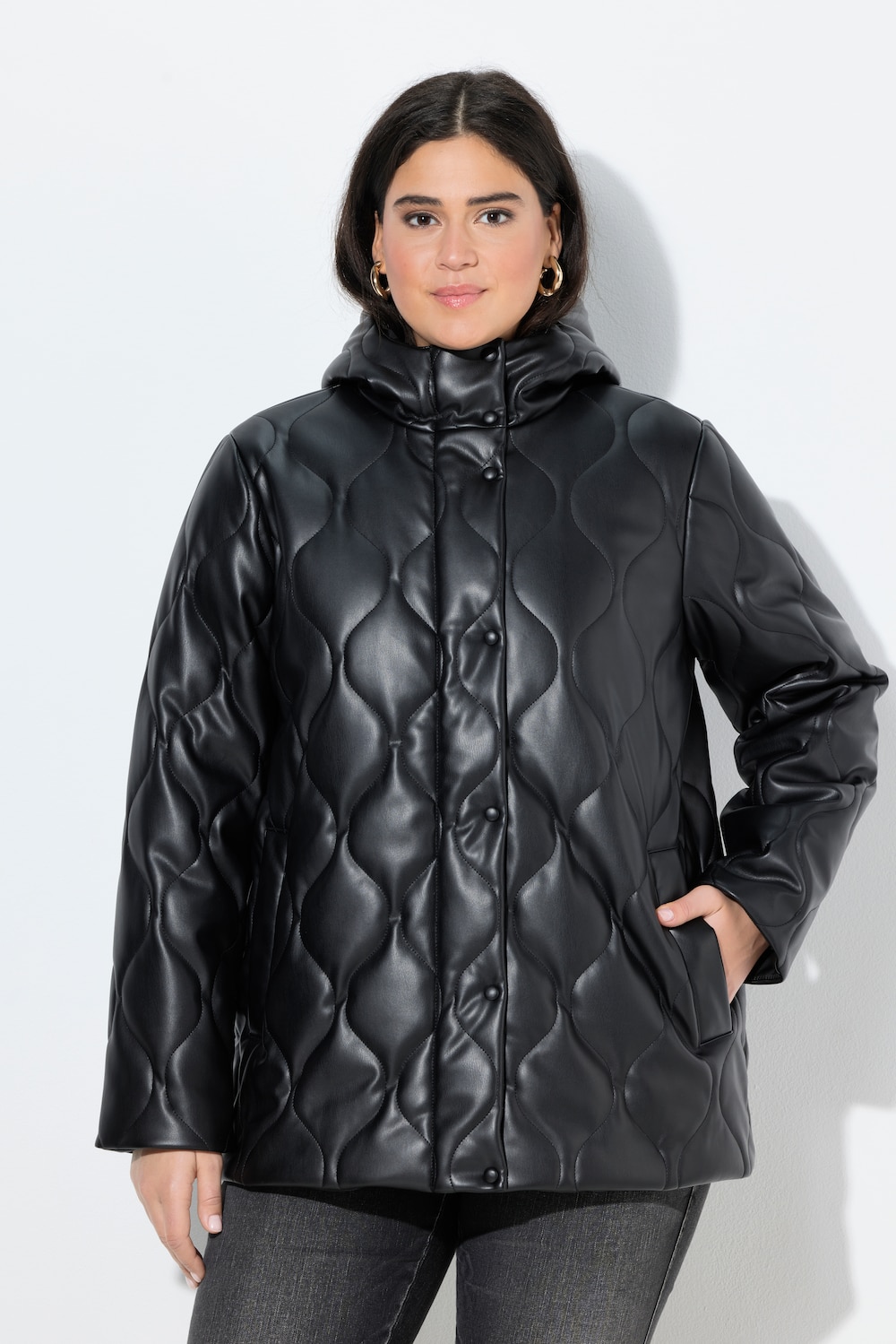 Große Größen Lederoptik-Steppjacke, Damen, schwarz, Größe: 62/64, Polyester/Synthetische Fasern, Ulla Popken