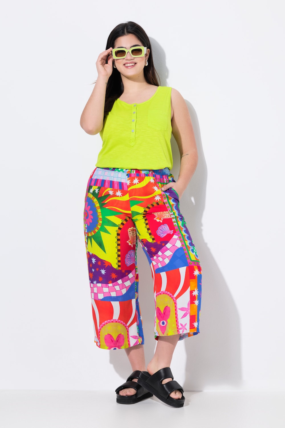 Broek, wijd en recht, motiefmix print