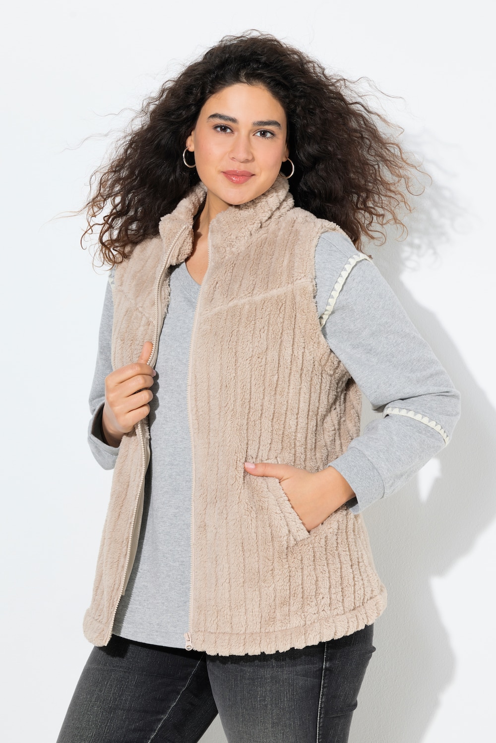 Teddy bodywarmer, opstaande kraag, tunnelkoord, mouwloos