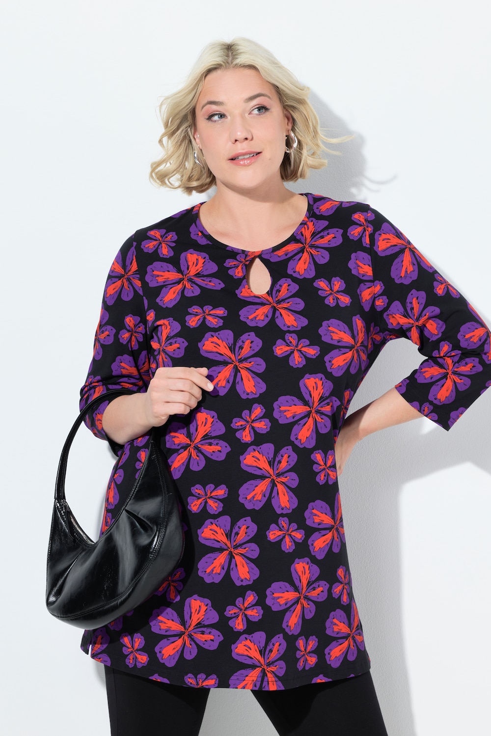 Lang T-shirt, blomster, A-form, rund hals, 3/4-ærmer