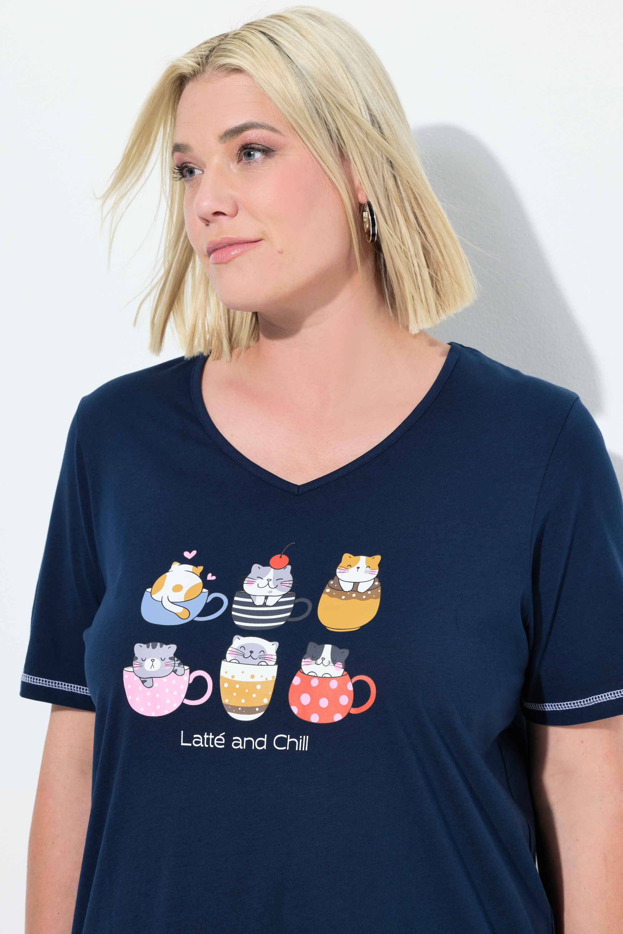 Ulla Popken Damen große Größen Bigshirt platzierter Druck V Ausschnitt