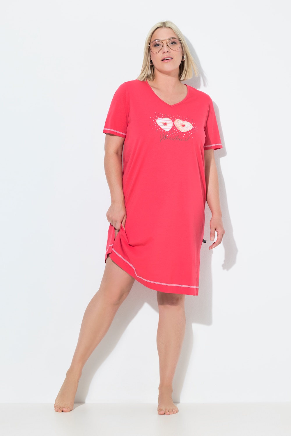 Bigshirt, snoepjesmotief, hartvormige halslijn, korte mouwen