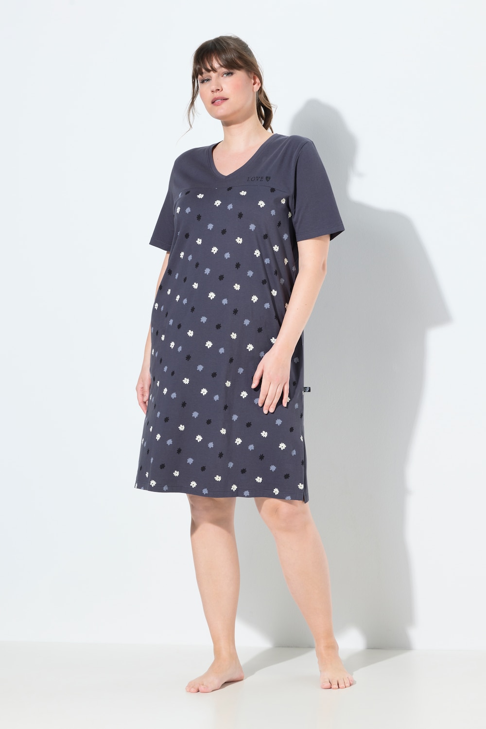 Bigshirt, Blüten, Stickerei, V-Ausschnitt, Halbarm