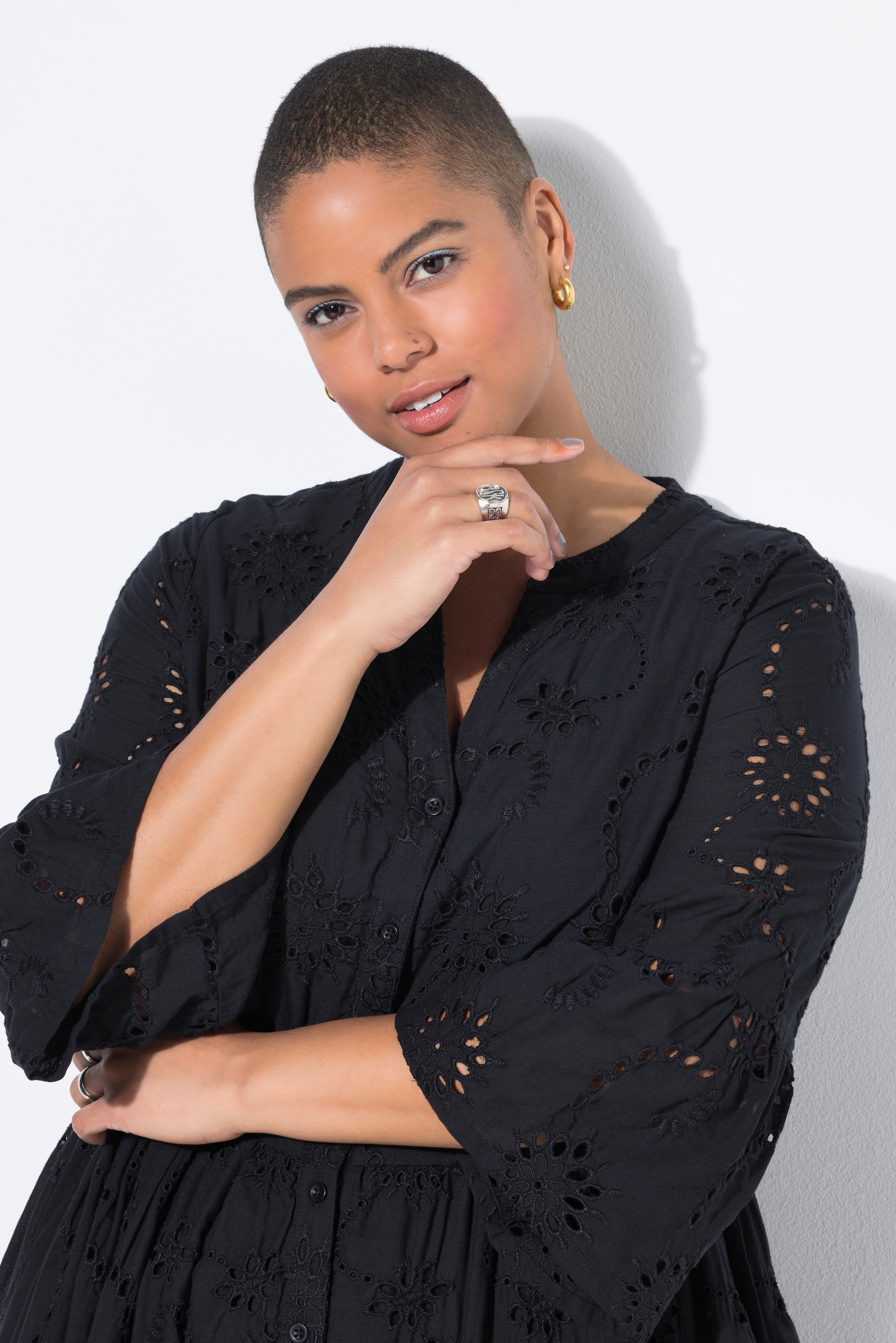 Studio Untold Damen große Größen Maxikleid Lochstickerei Volants