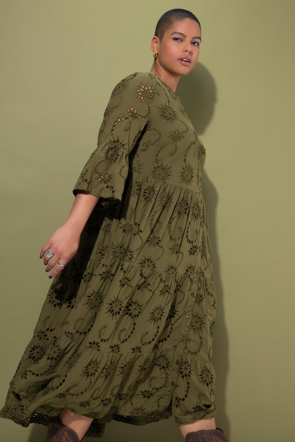 Maxikleid, Lochstickerei, Volants, 3/4-Ärmel