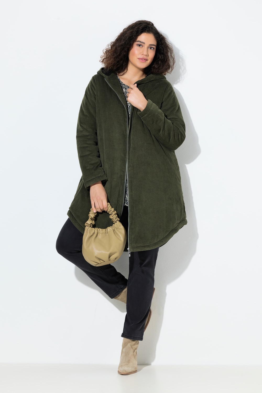 Corduroy parka, capuchon, tunnelkoord in de taille, gewatteerd