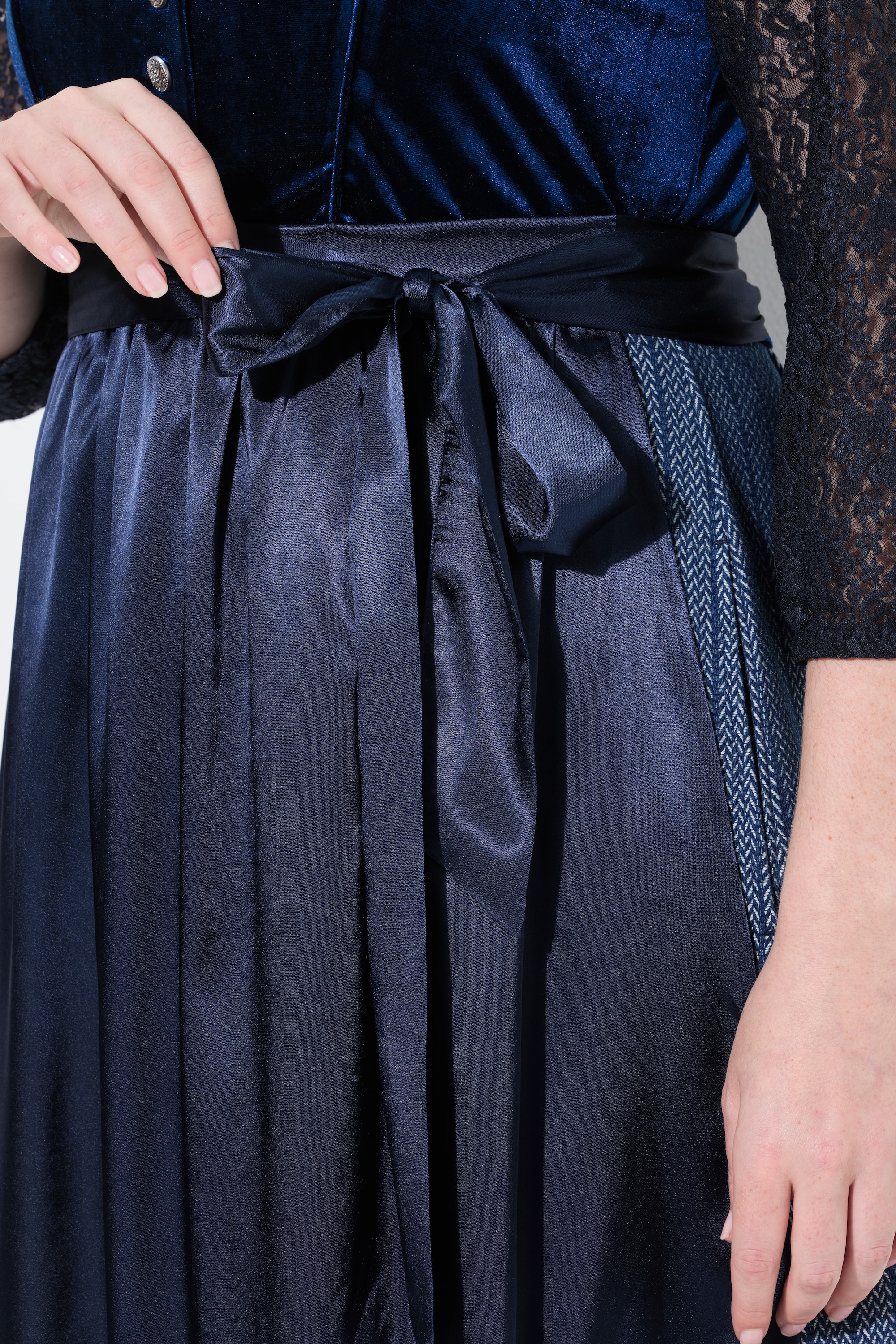 Ulla Popken Damen große Größen Dirndl Stretch Samt Carré Ausschnitt