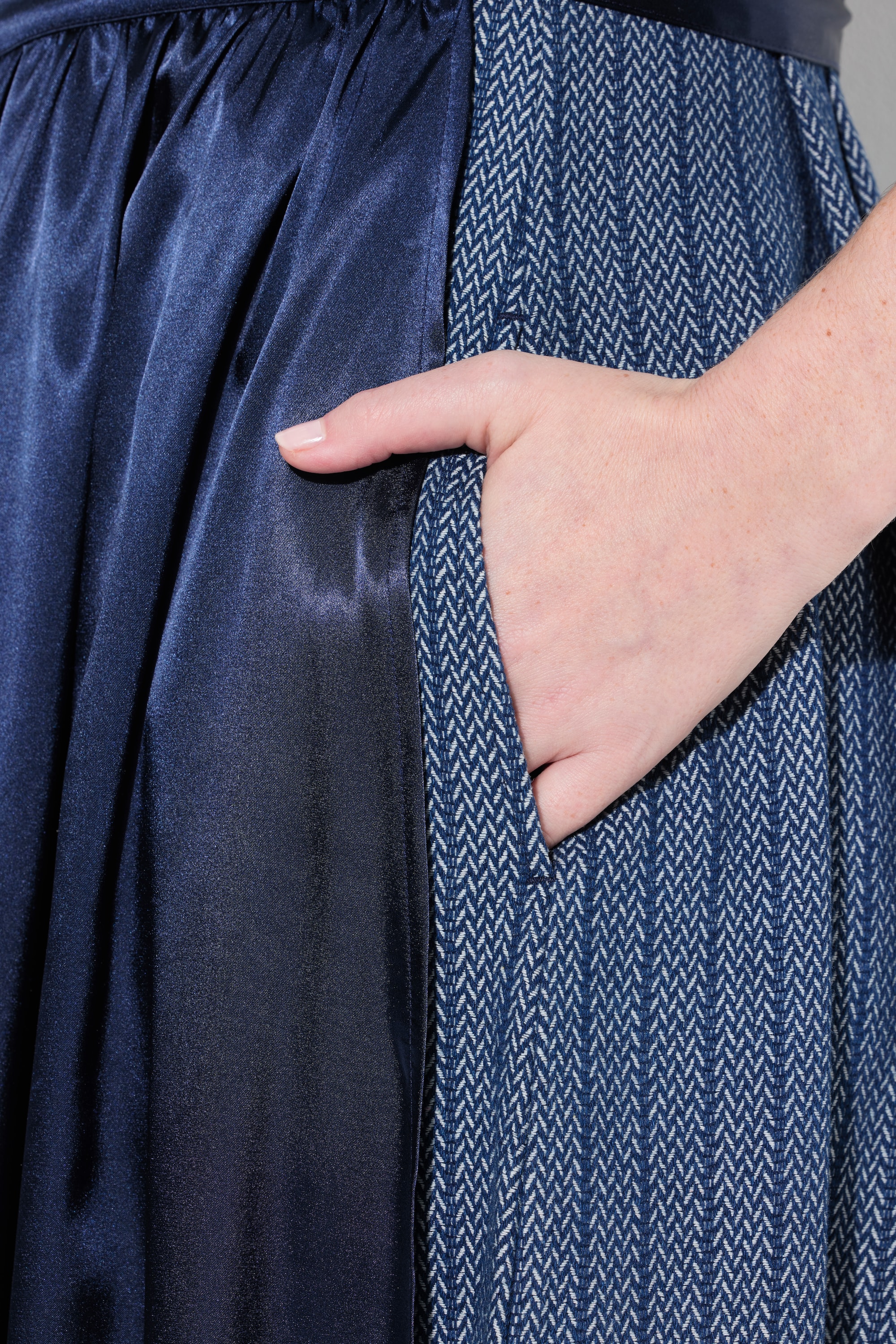 Ulla Popken Damen große Größen Dirndl Stretch Samt Carré Ausschnitt