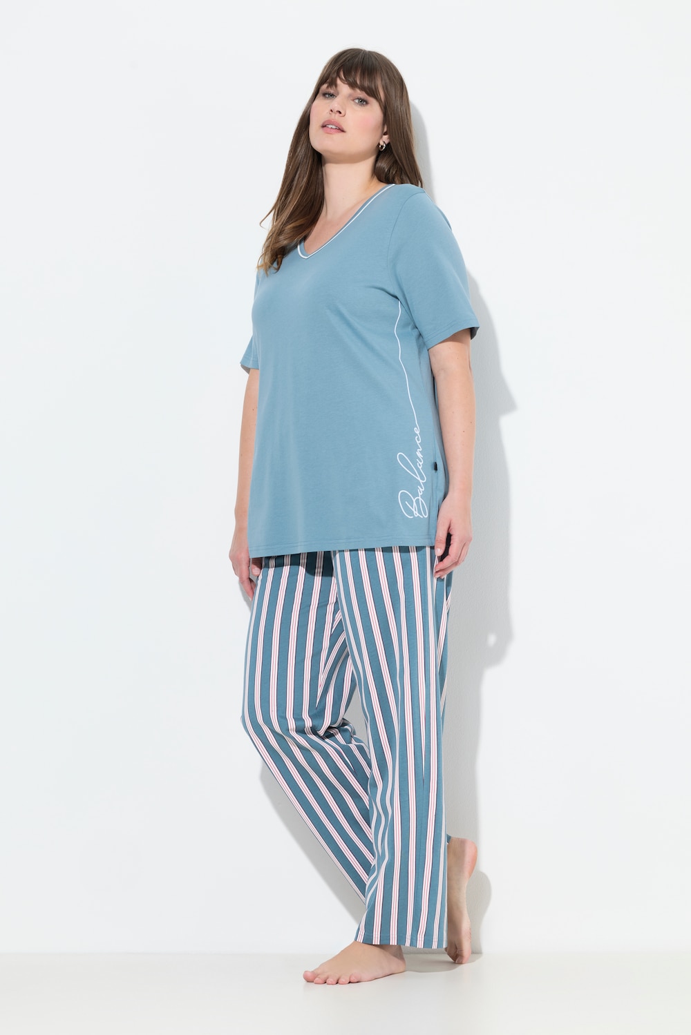 Pyjama, biesjes, V-hals, korte mouwen, borduursels
