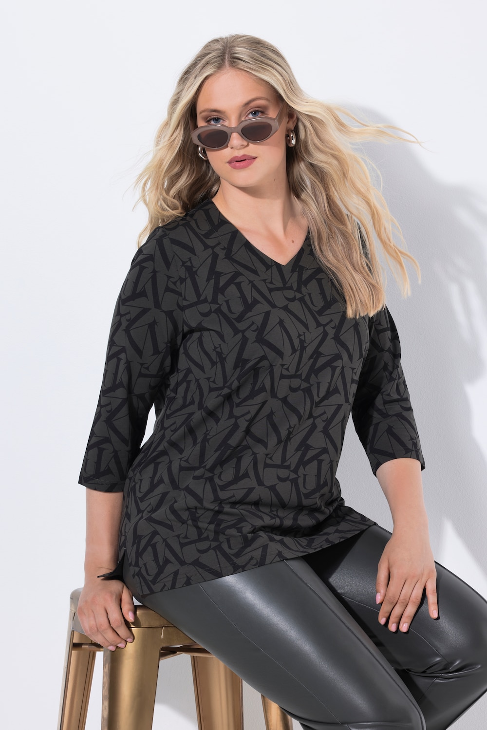 Shirt, Buchstaben, Classic, V-Ausschnitt, 3/4-Arm