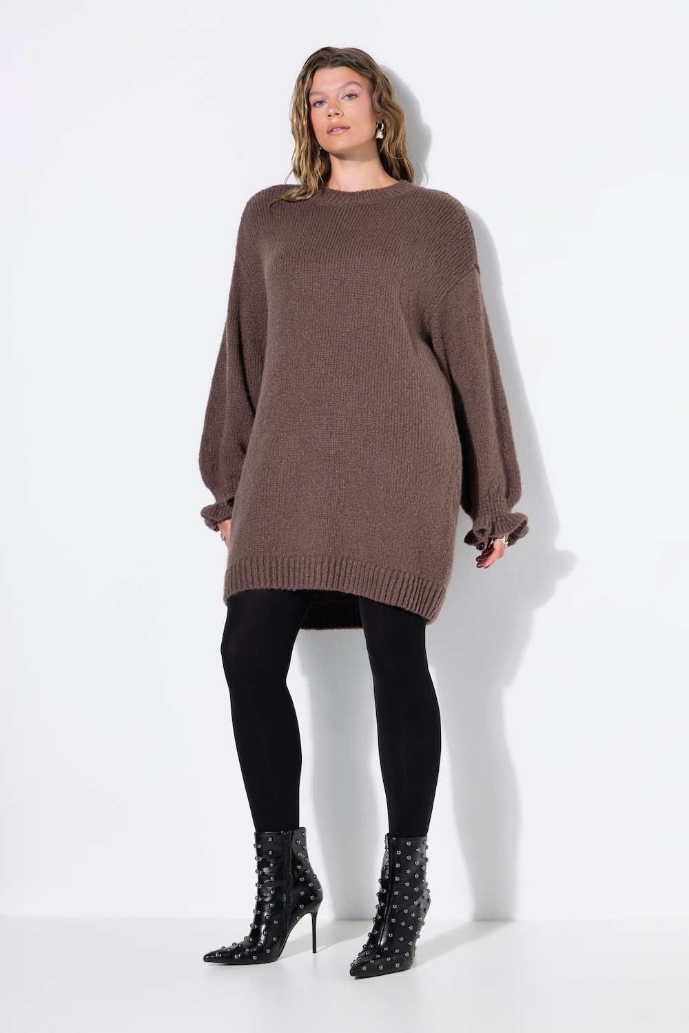 Strikket kjole, oversized, ermer med volanger