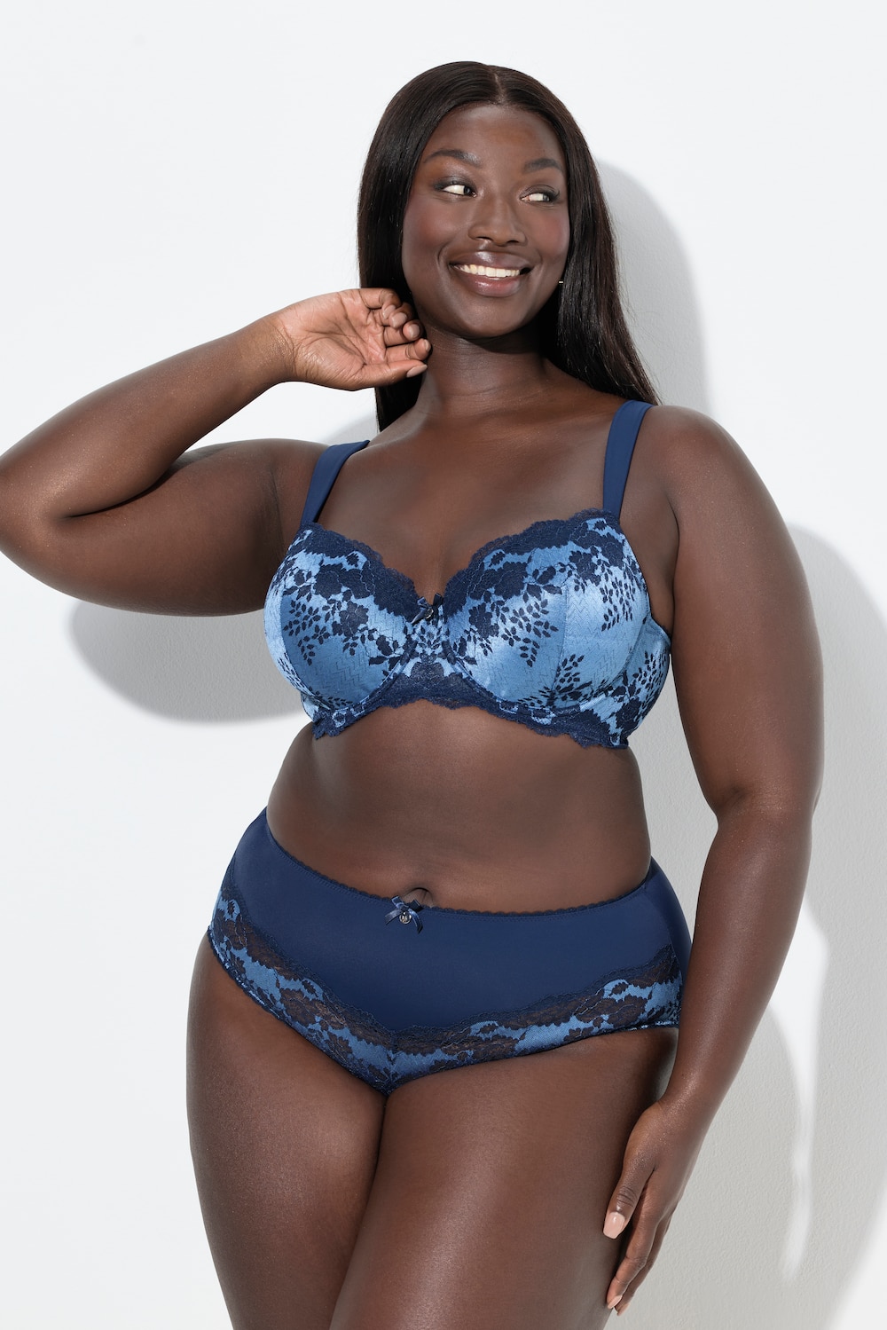 Große Größen Bügel-BH, Damen, blau, Größe: 85B, Synthetische Fasern/Elasthan, Ulla Popken