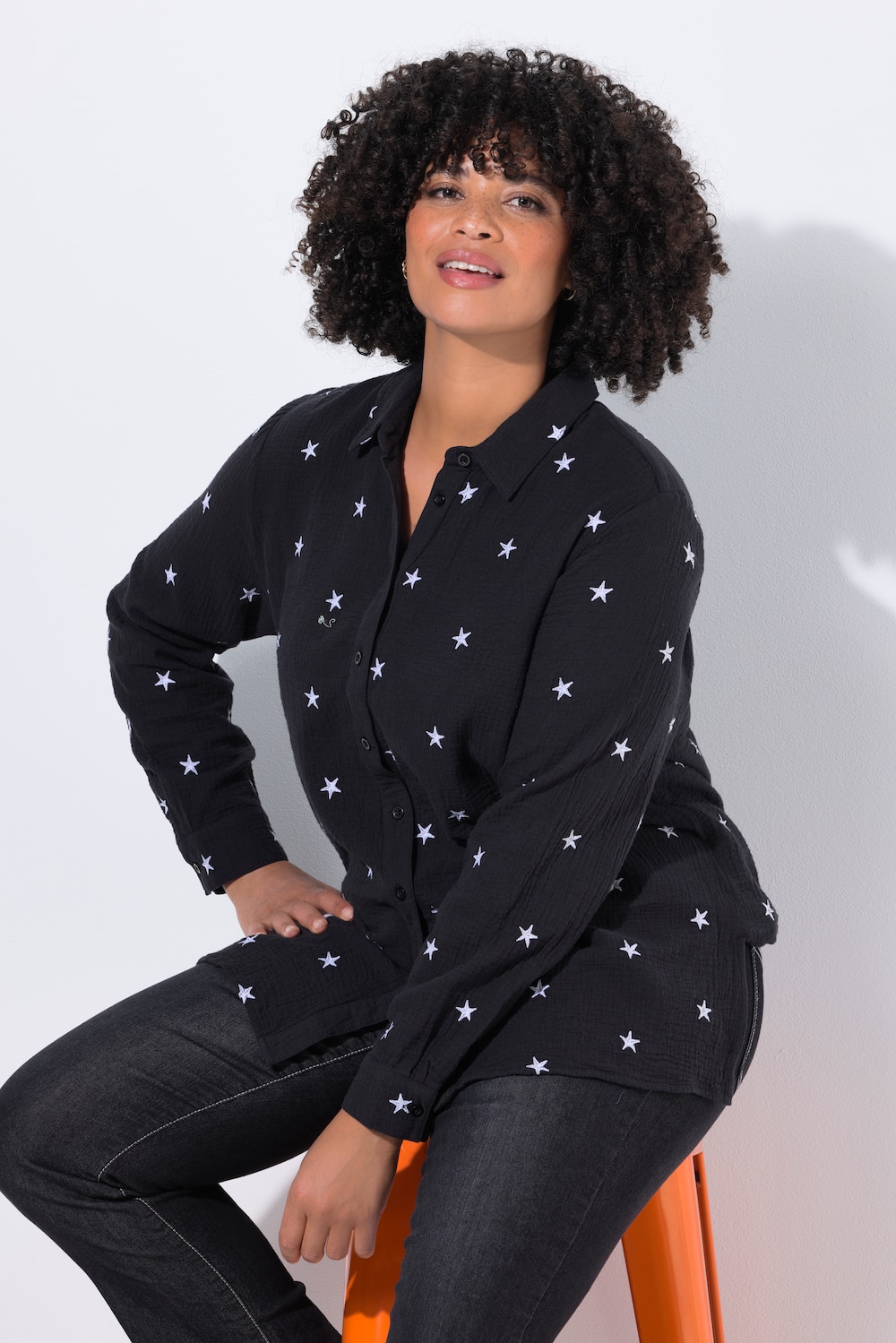 Musselin-Bluse, oversized, Sternen-Stickerei