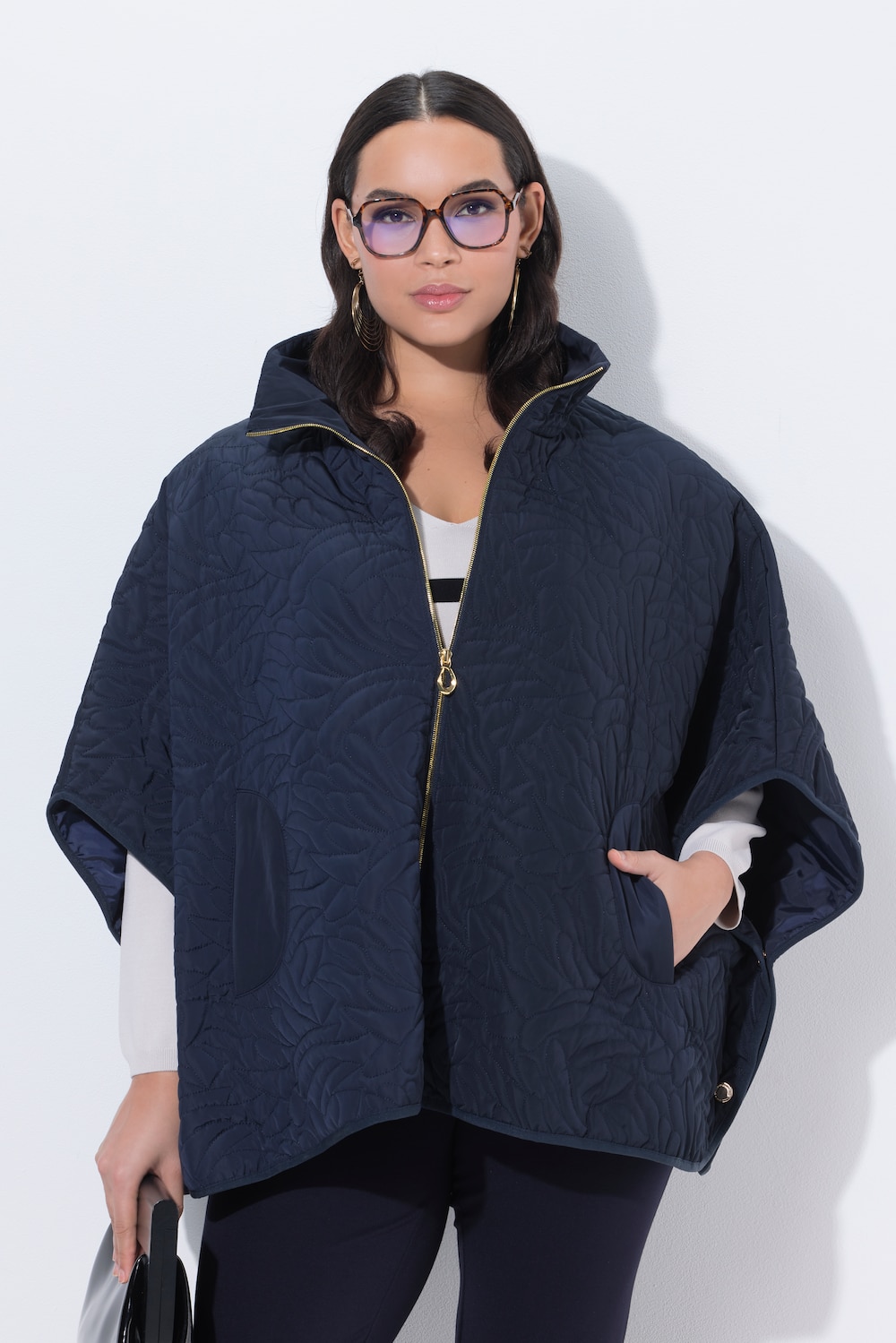 Quiltet poncho, oversized, fløjlskant, ståkrave