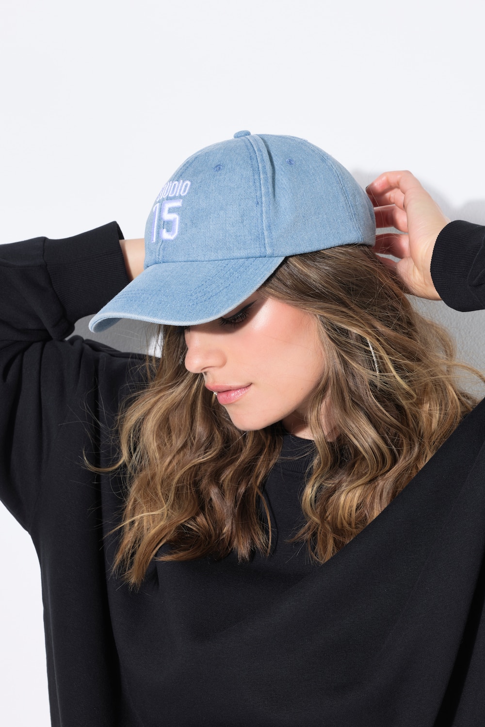 Cap, denim look, broderi