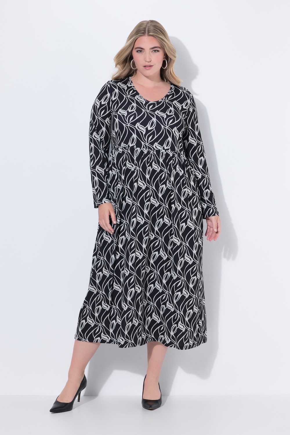 Thumbnail - Große Größen Maxikleid, Damen, schwarz, Größe: 62/64, Polyester, Ulla Popken