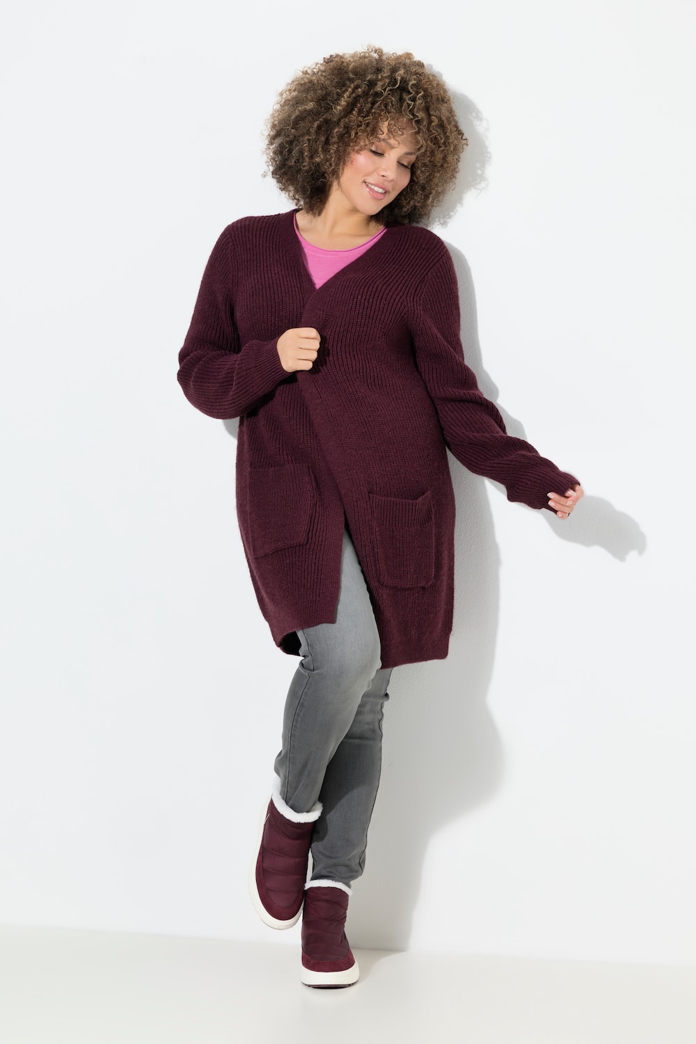 Lang cardigan, knappelukking, V-hals, lange ermer