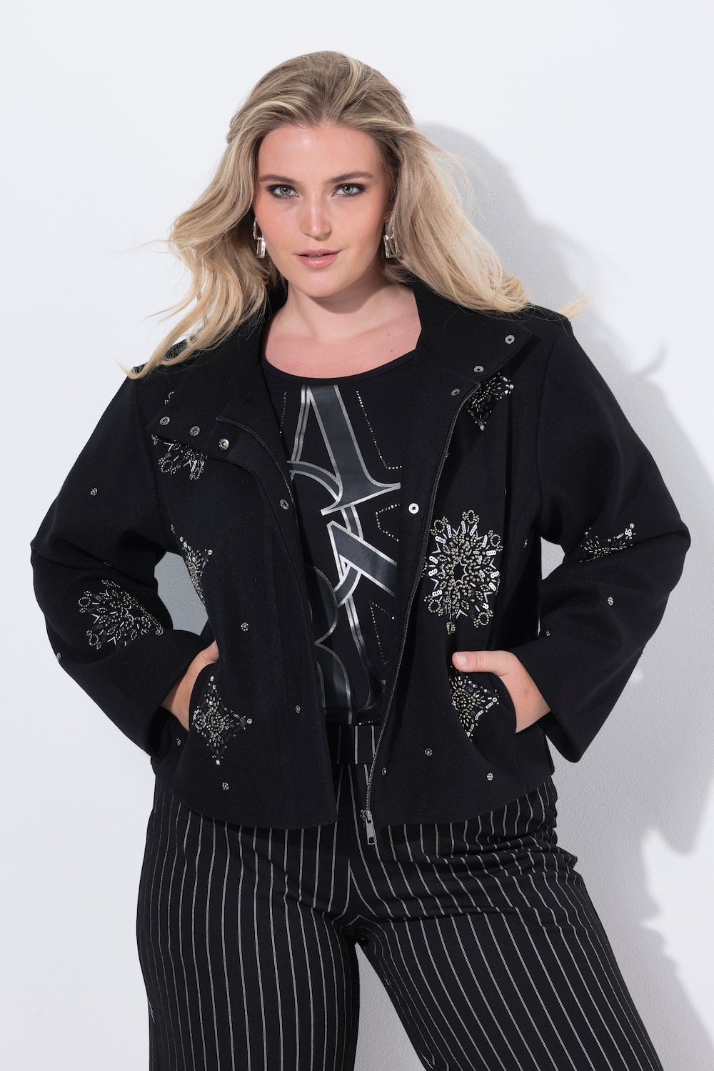 Jakke, broderi, kort, stående krave, lange ærmer