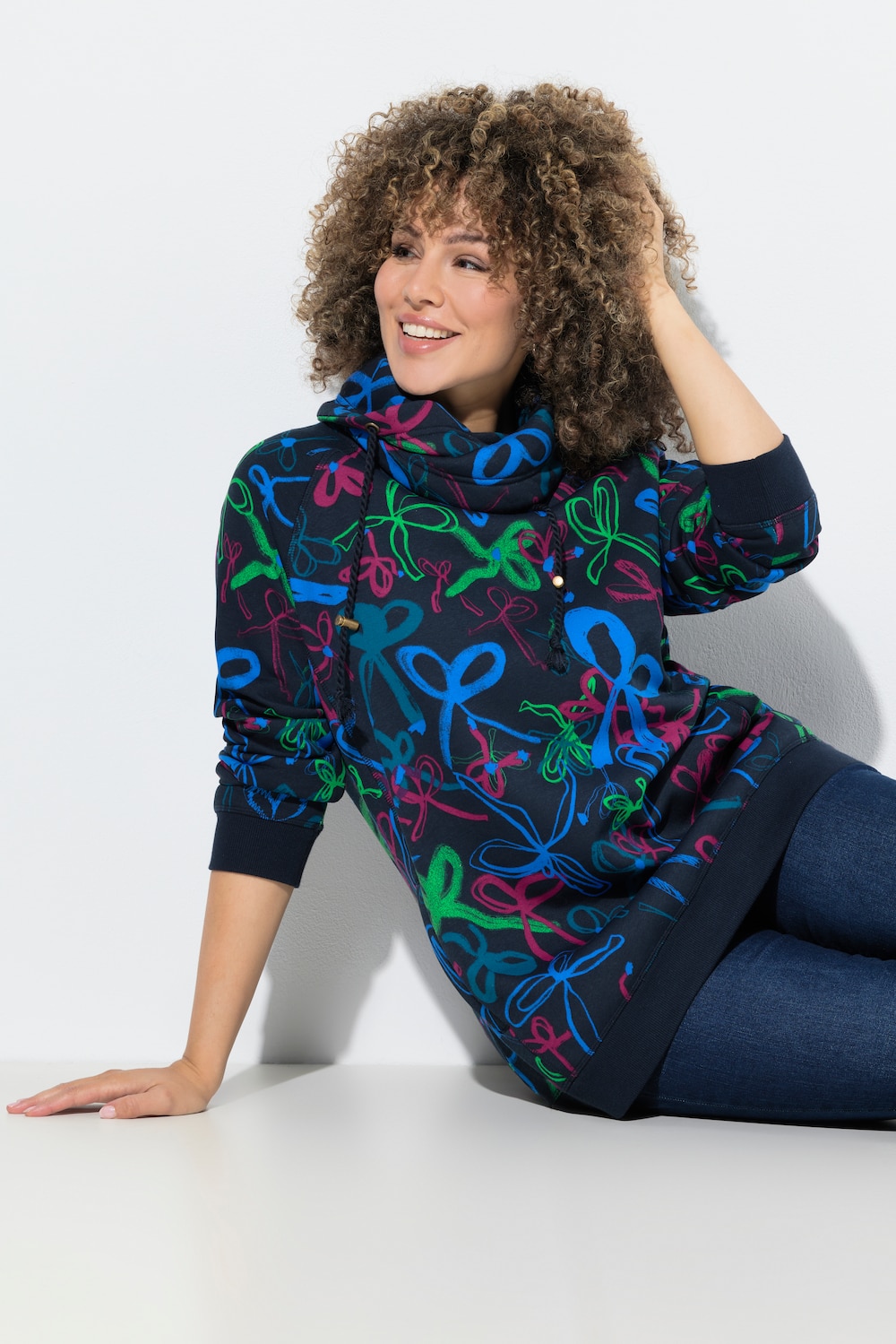 Sweatshirt, scribble-patroon, opstaande kraag, lange mouwen