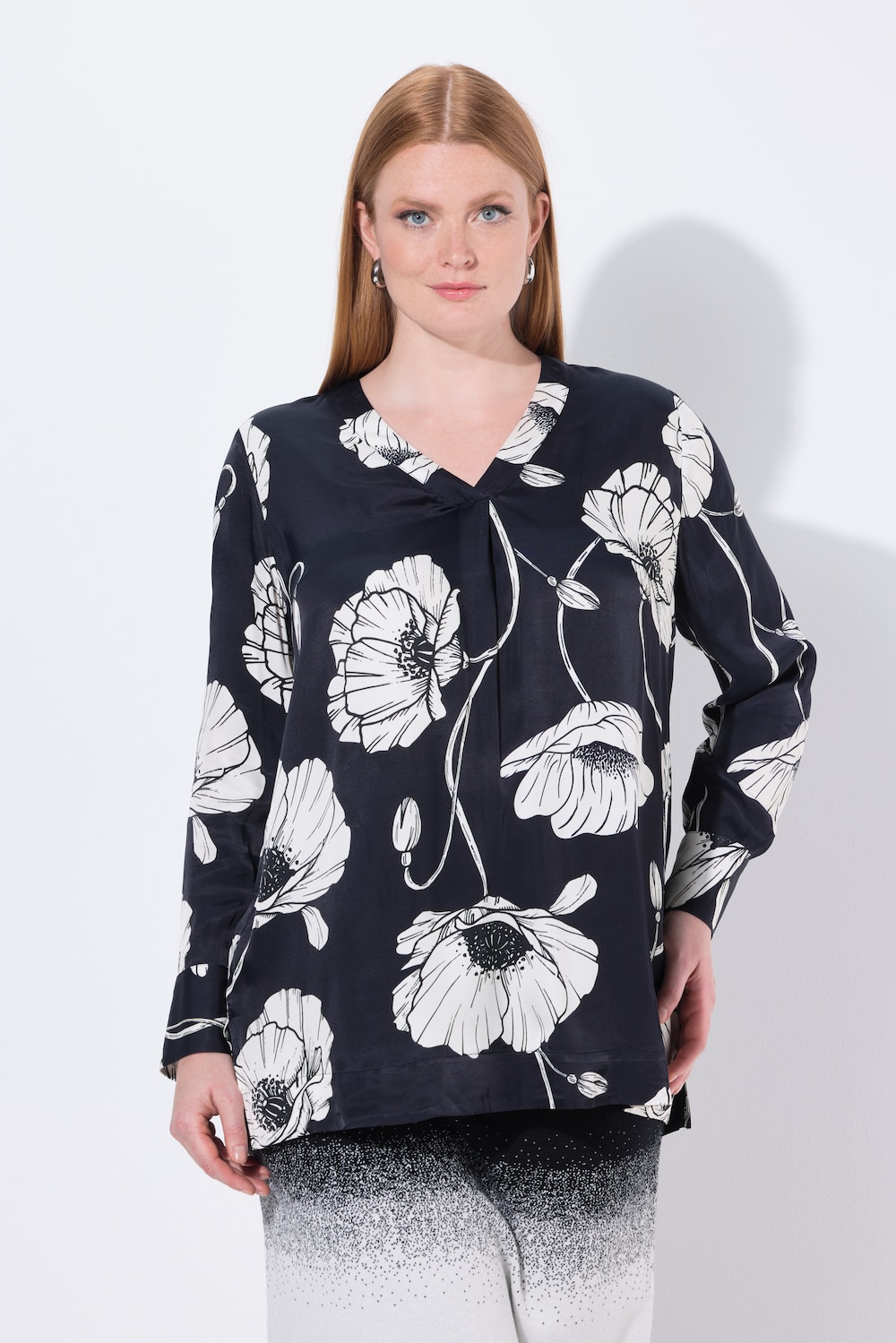 Große Größen Satin-Tunika, Damen, schwarz, Größe: 54/56, Viskose, Ulla Popken