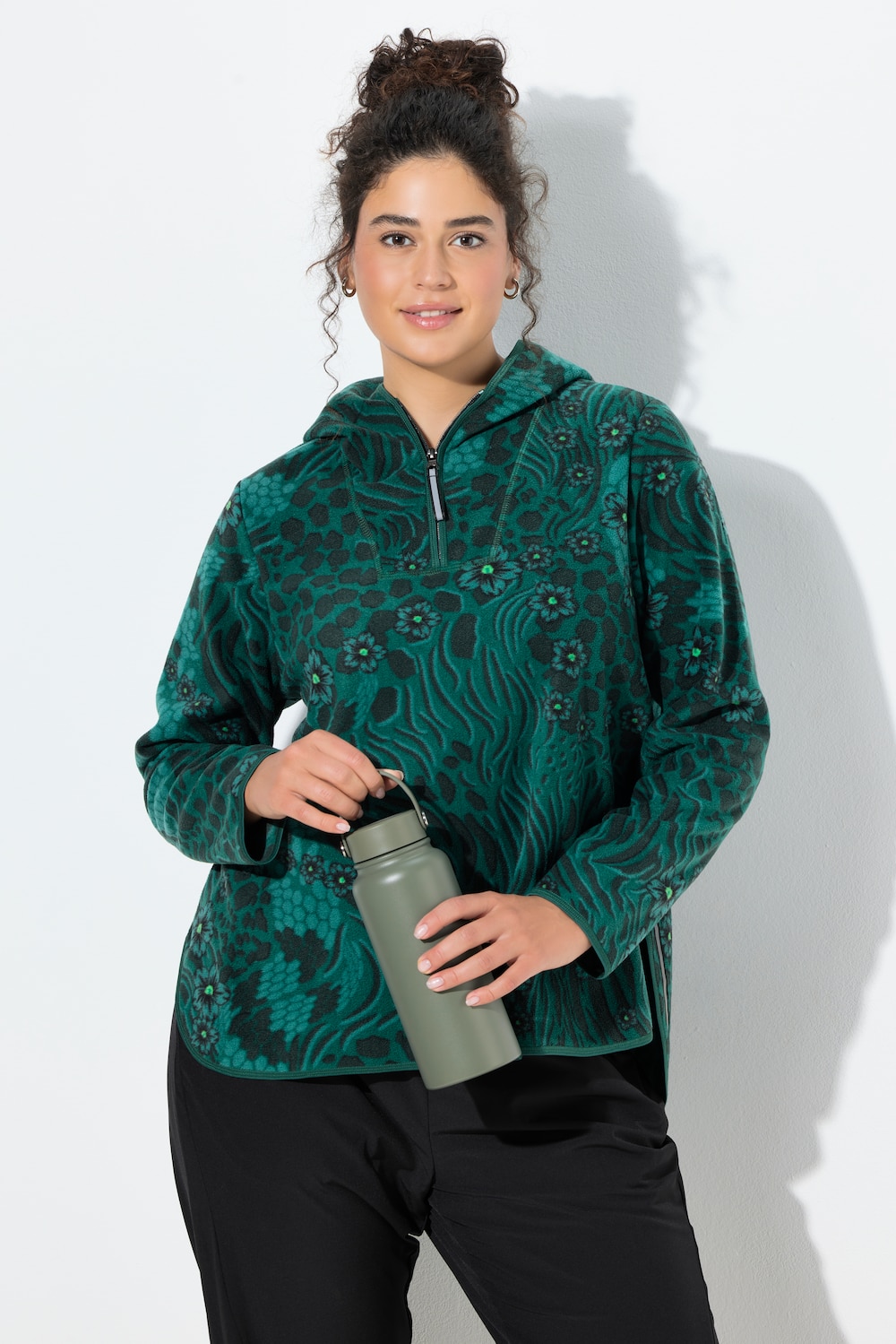 Fleece-Hoodie, kurz, Blüten-/Leomuster, Kapuze, recycelt