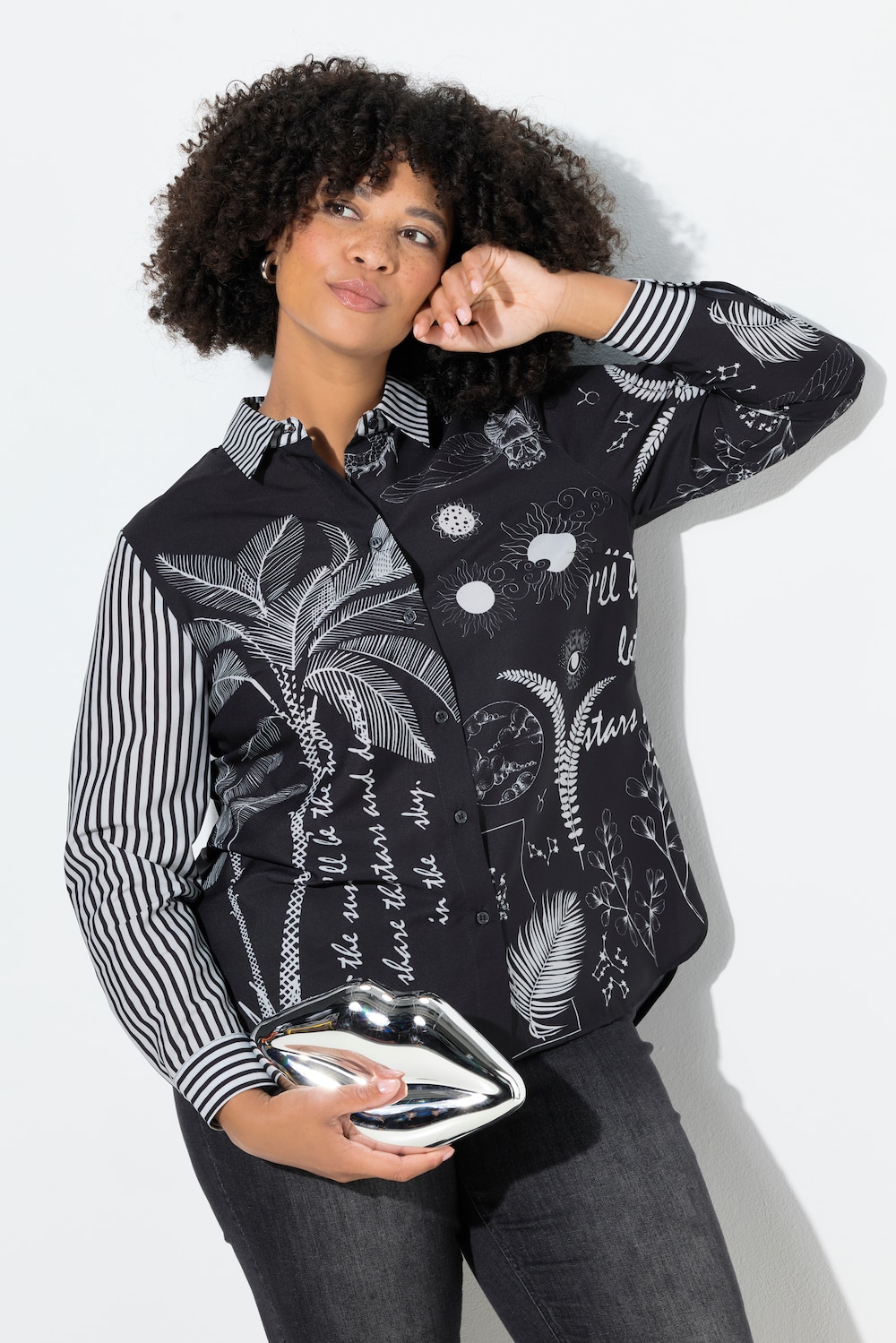 Long-bluse, oversize, striber/print.