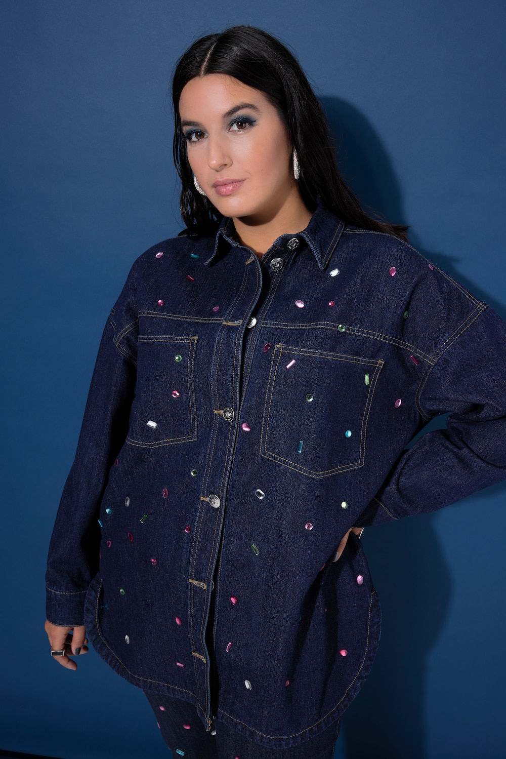 Jeansskjorte, oversize-modell, glitterstein