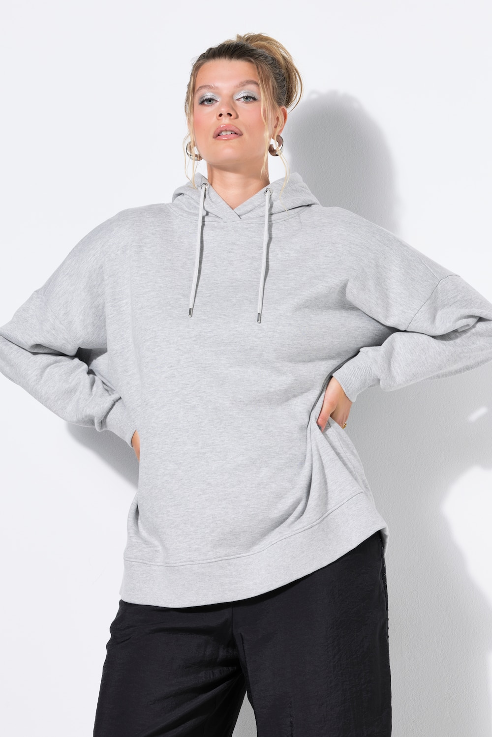 Hoodie, oversized form, hætte