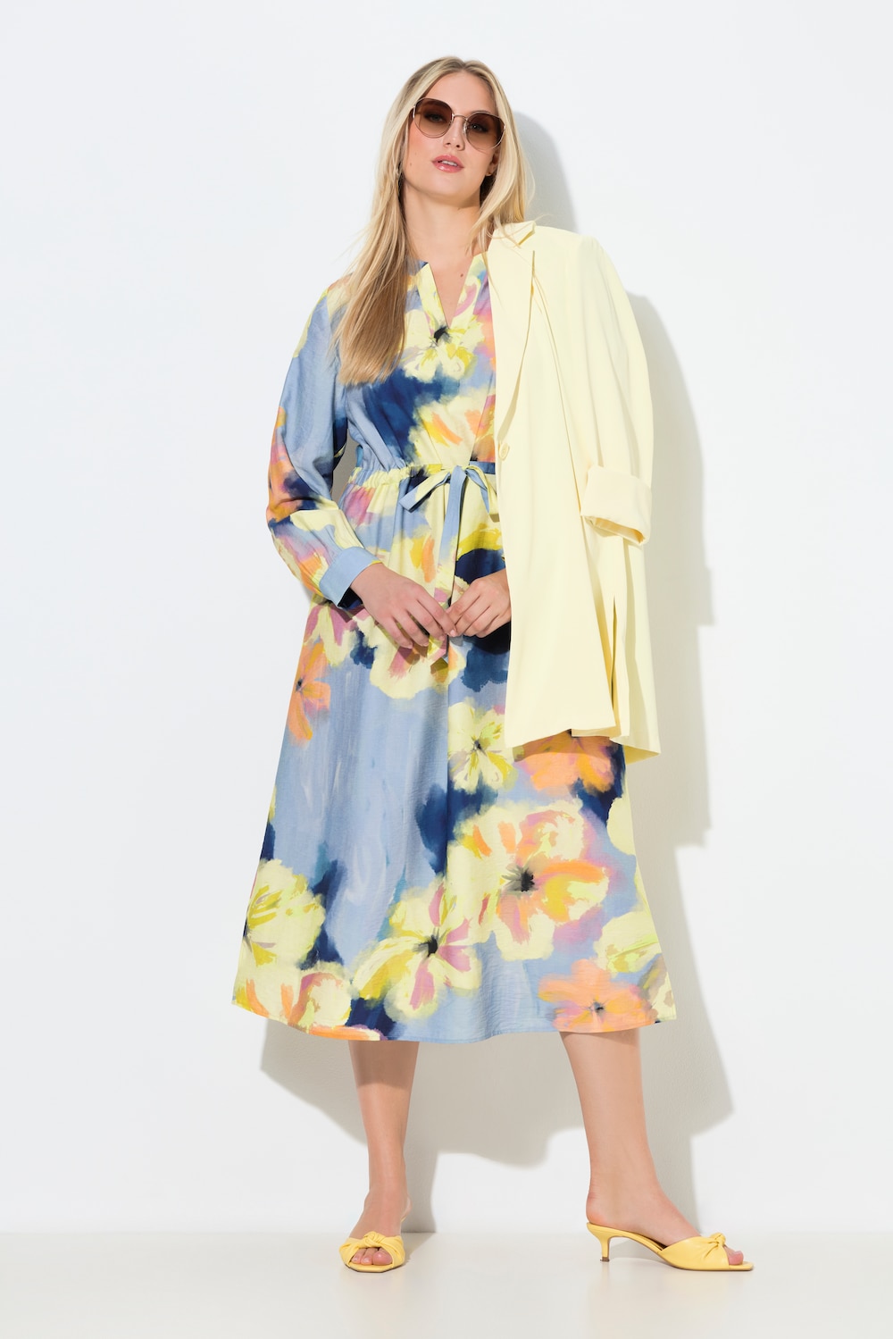 Maxikjole, blomstret, A-form, tunika-udskæring, lange ærmer